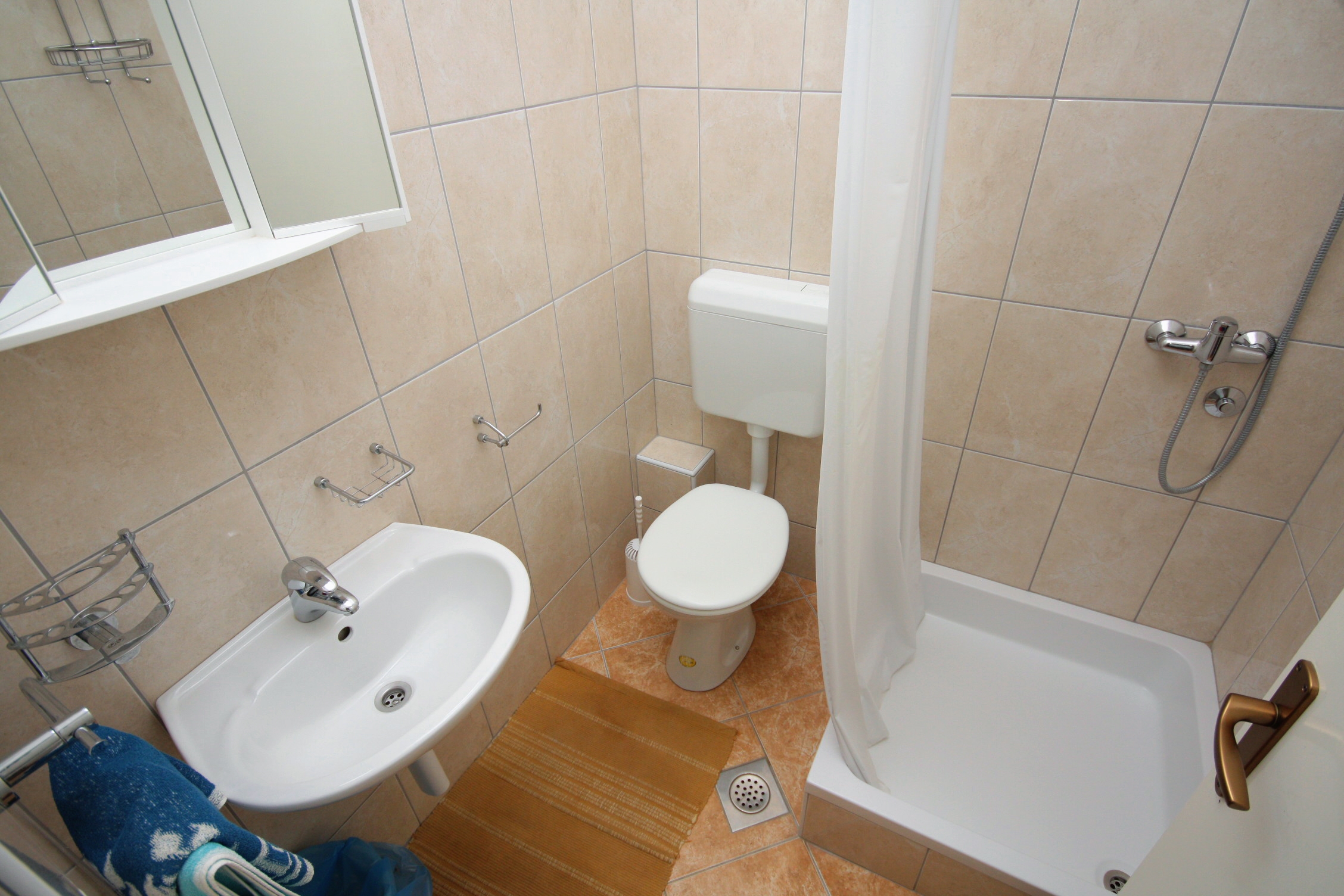 Three bedroom apartment with terrace and sea view Kampor, Rab  A-a