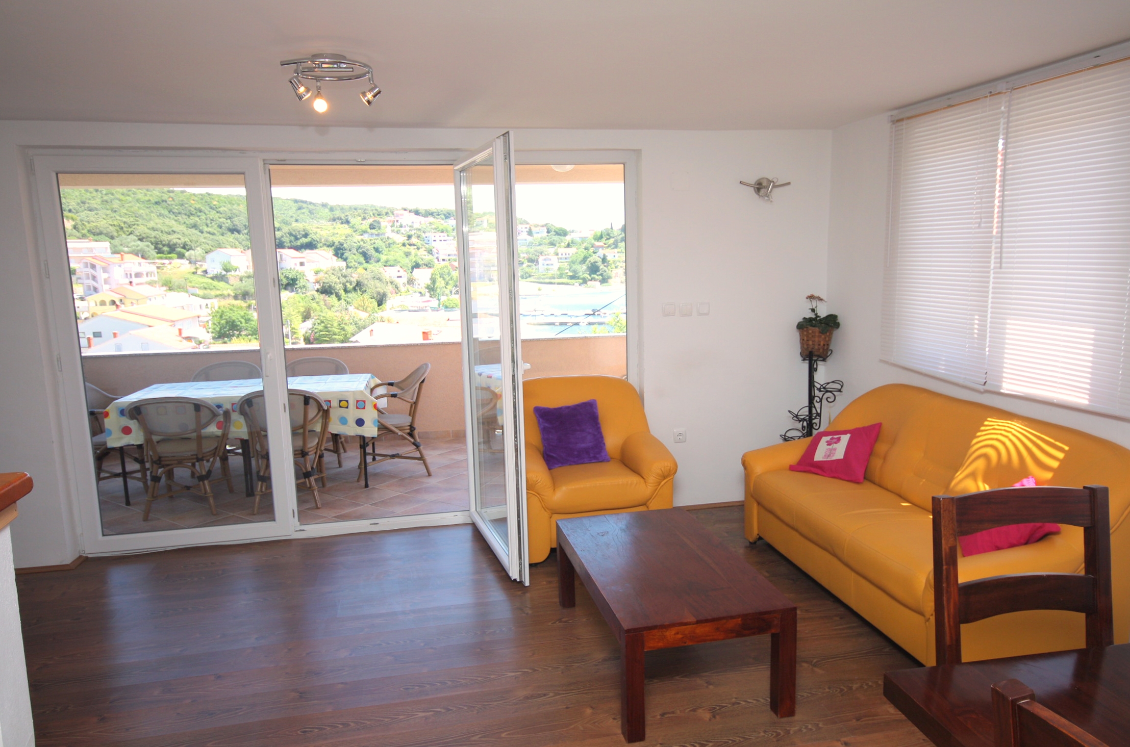 Top Rab Kampor Top Rab Kampor