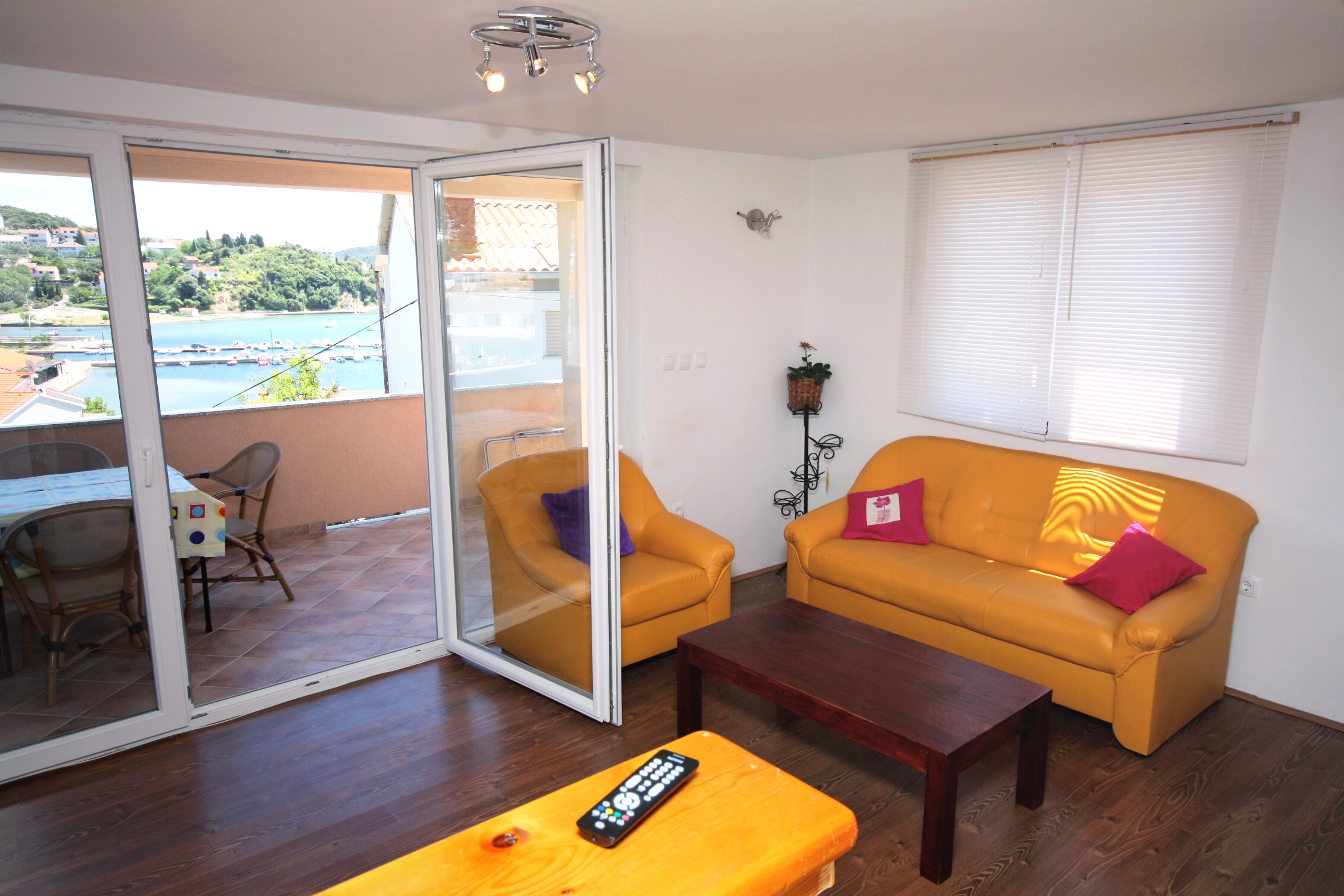 Top Rab Kampor Top Rab Kampor