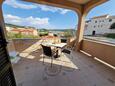 Kampor, Terrasse dans l’hébergement en type studio-apartment, avec la vue sur la mer, animaux acceptés et WiFi.