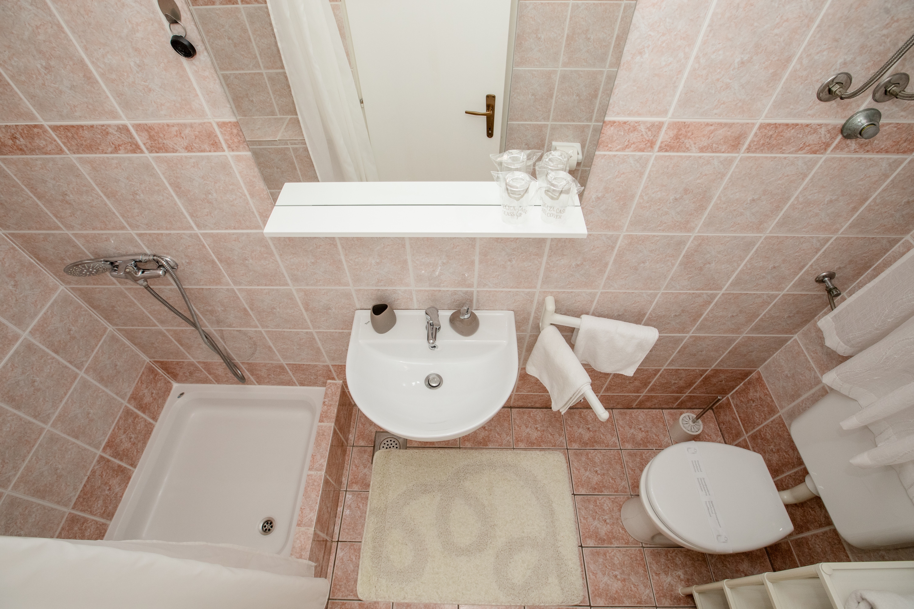 Two bedroom apartment with terrace Banjol, Rab  A-a