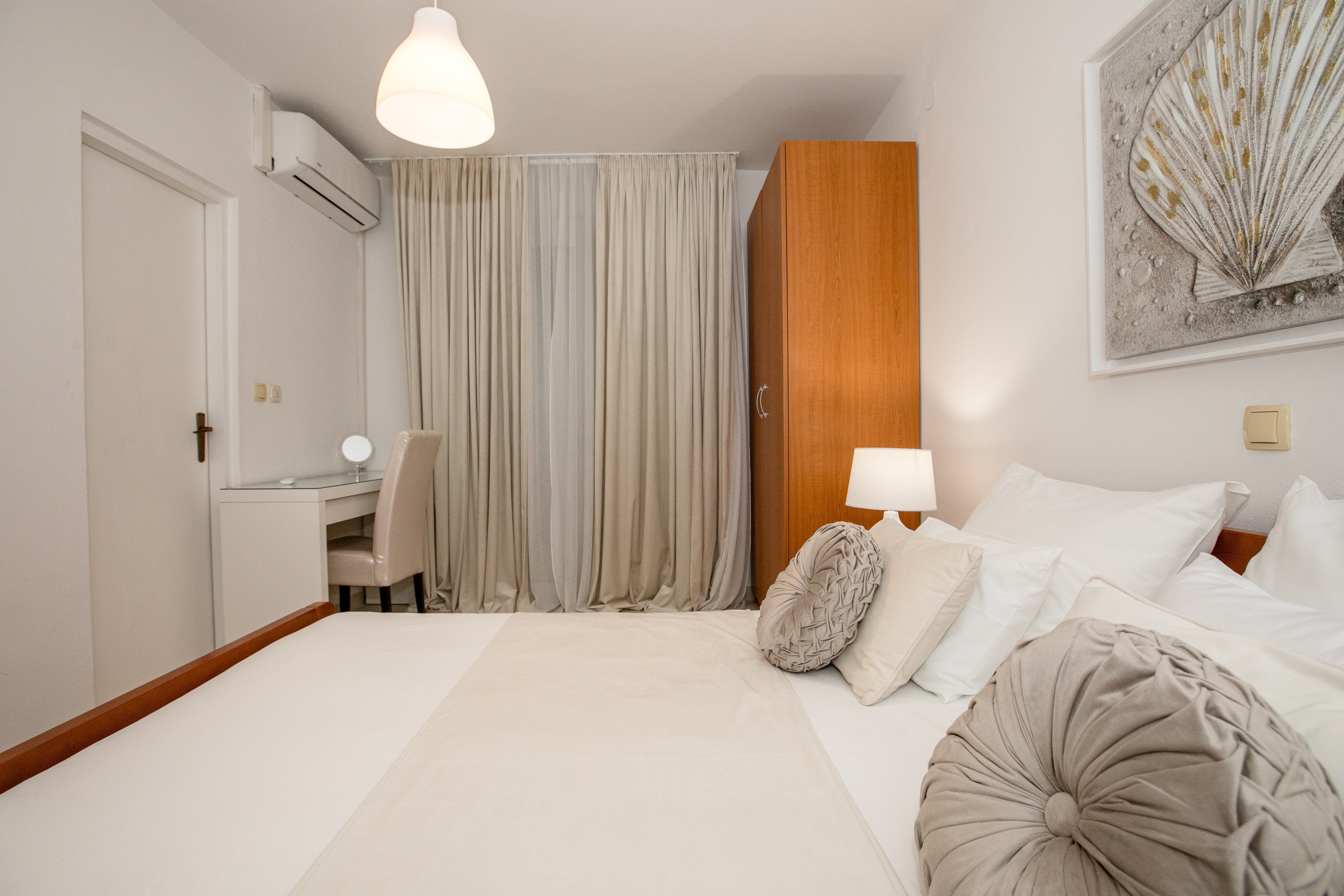 Two bedroom apartment with terrace Banjol, Rab  A-a