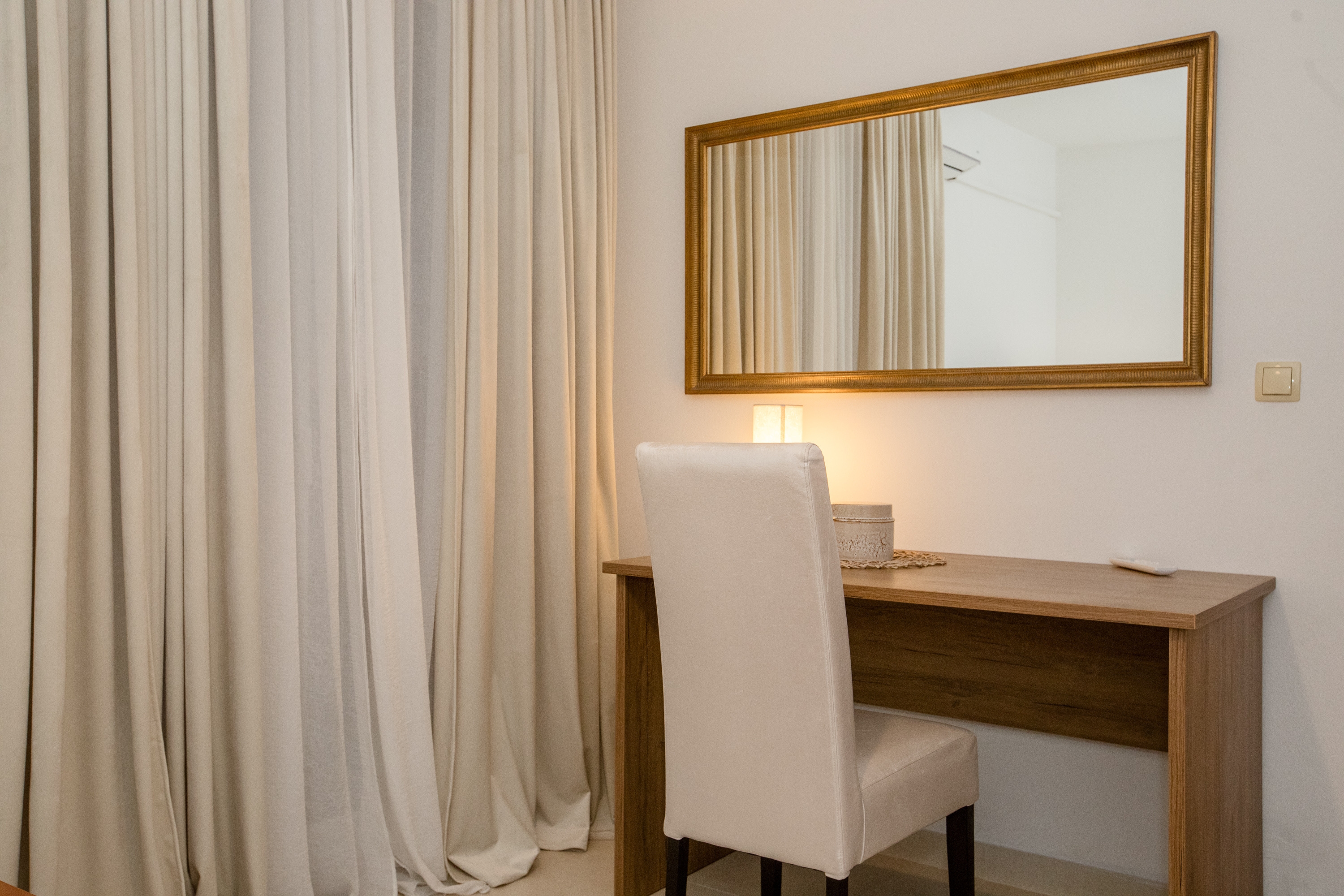 Two bedroom apartment with terrace Banjol, Rab  A-a