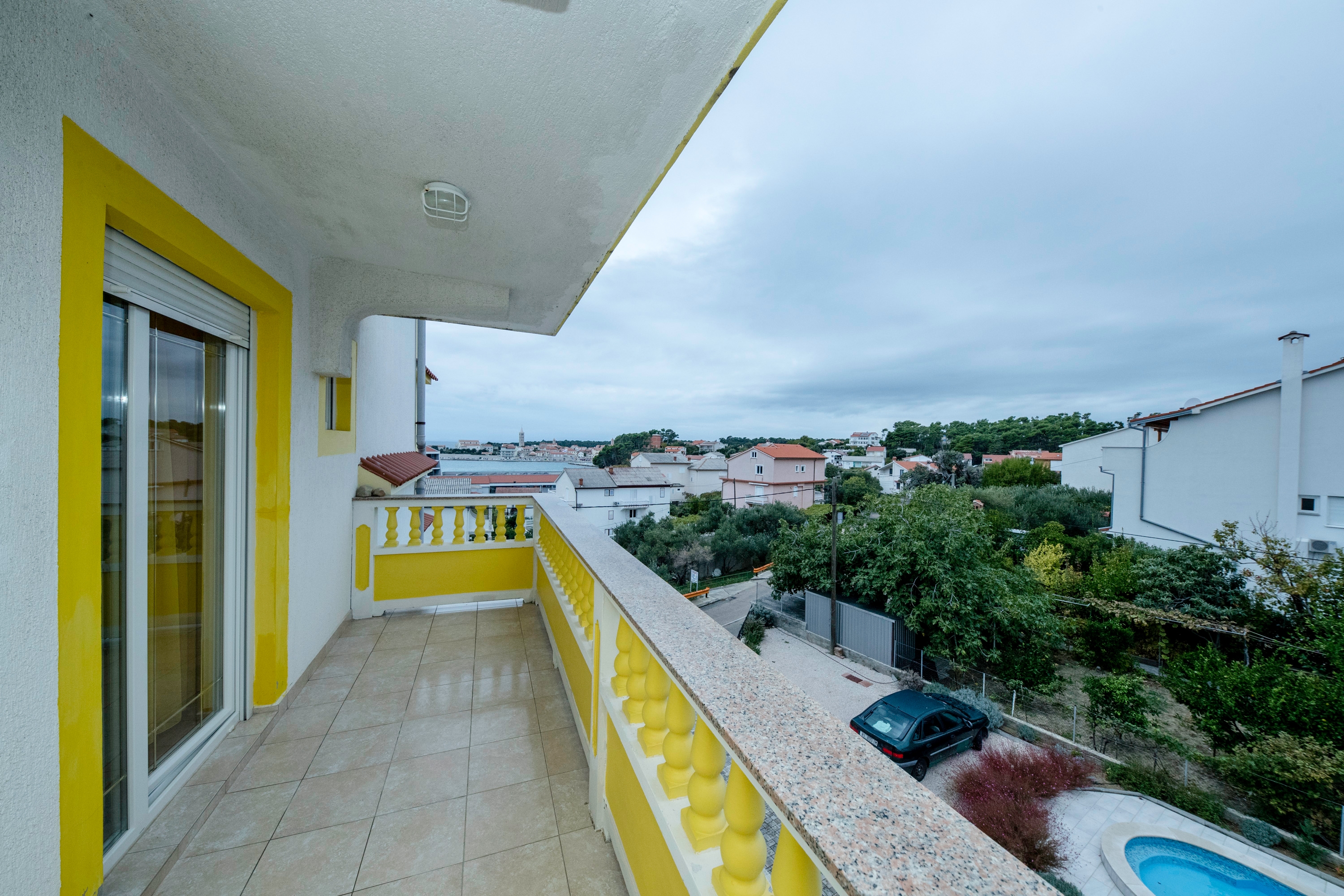 Two bedroom apartment with terrace and sea view Banjol, Rab  A-c