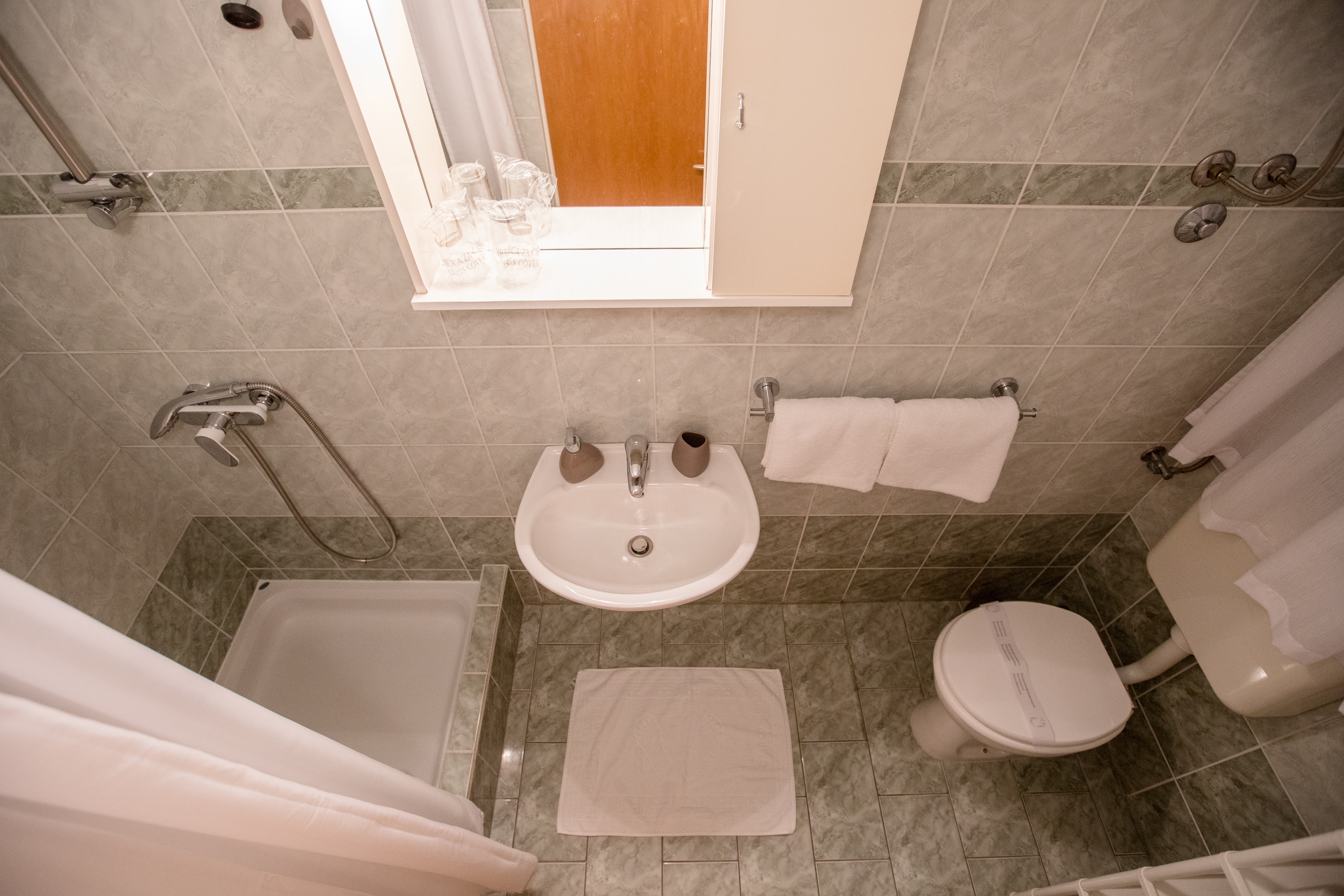 Two bedroom apartment with terrace and sea view Banjol, Rab  A-c
