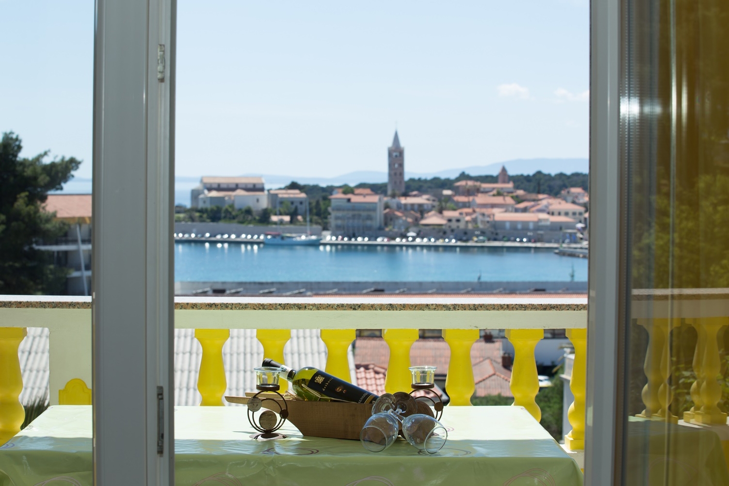 Two bedroom apartment with terrace and sea view Banjol, Rab (A-5041-c)