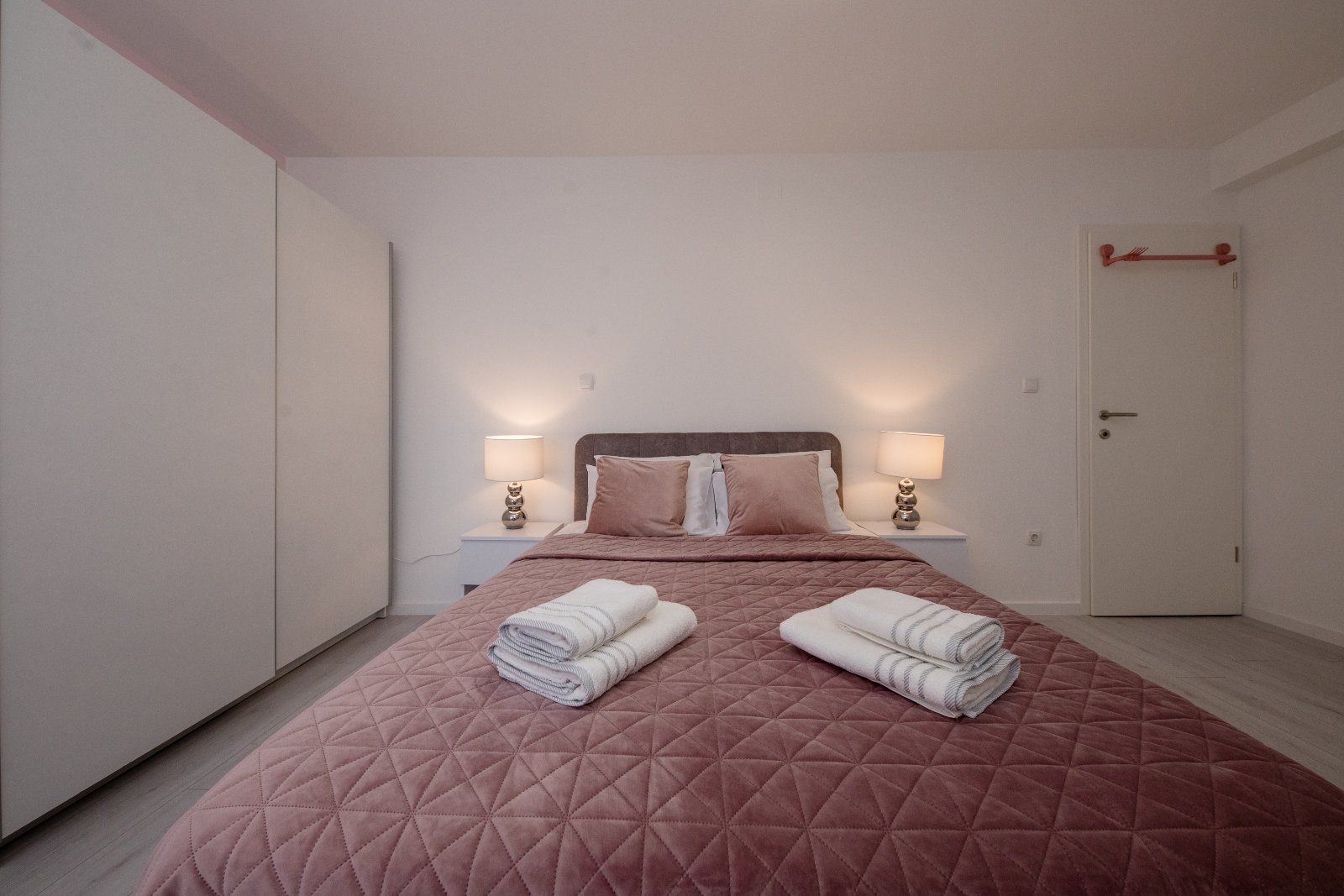 Two bedroom apartment with balcony and sea view Banjol, Rab  A-d
