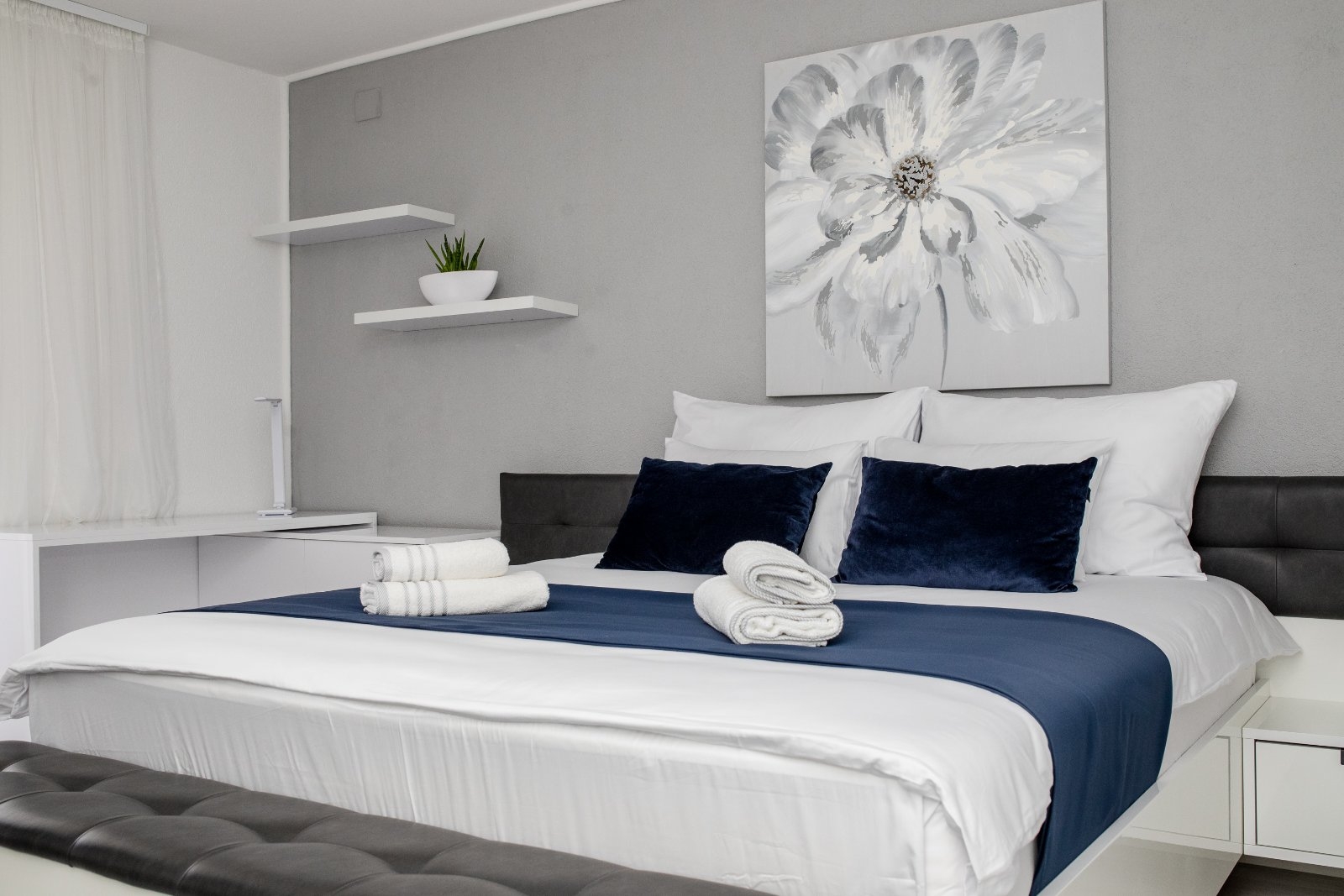 Two bedroom apartment with balcony and sea view Banjol, Rab  A-d