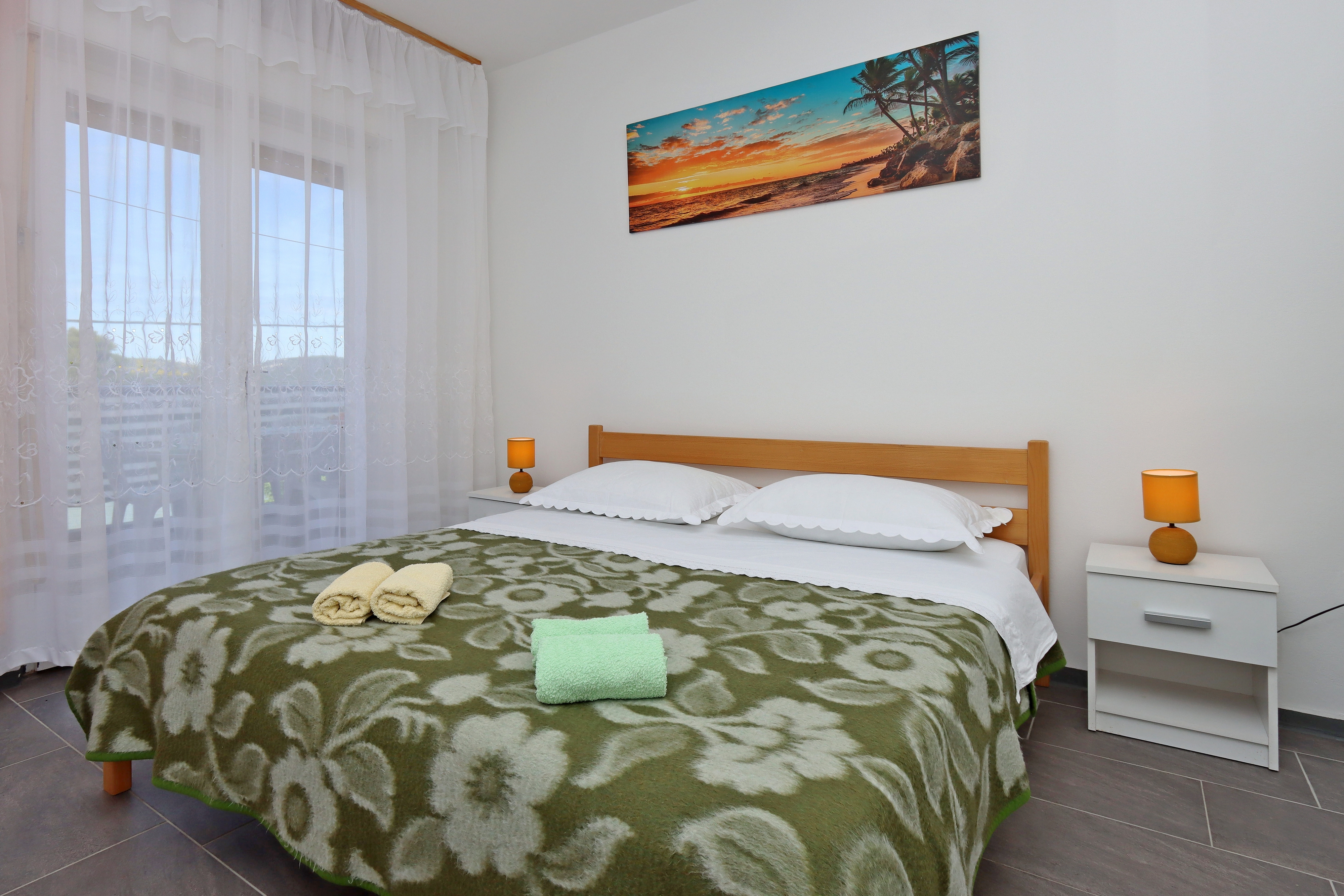 Four bedroom apartment near beach Supetarska Draga - Donja, Rab  A-a