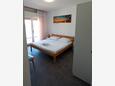 Spavaća soba 2 Supetarska Draga - Donja, Spavaća soba 2 u smještaju tipa apartment, WiFi.