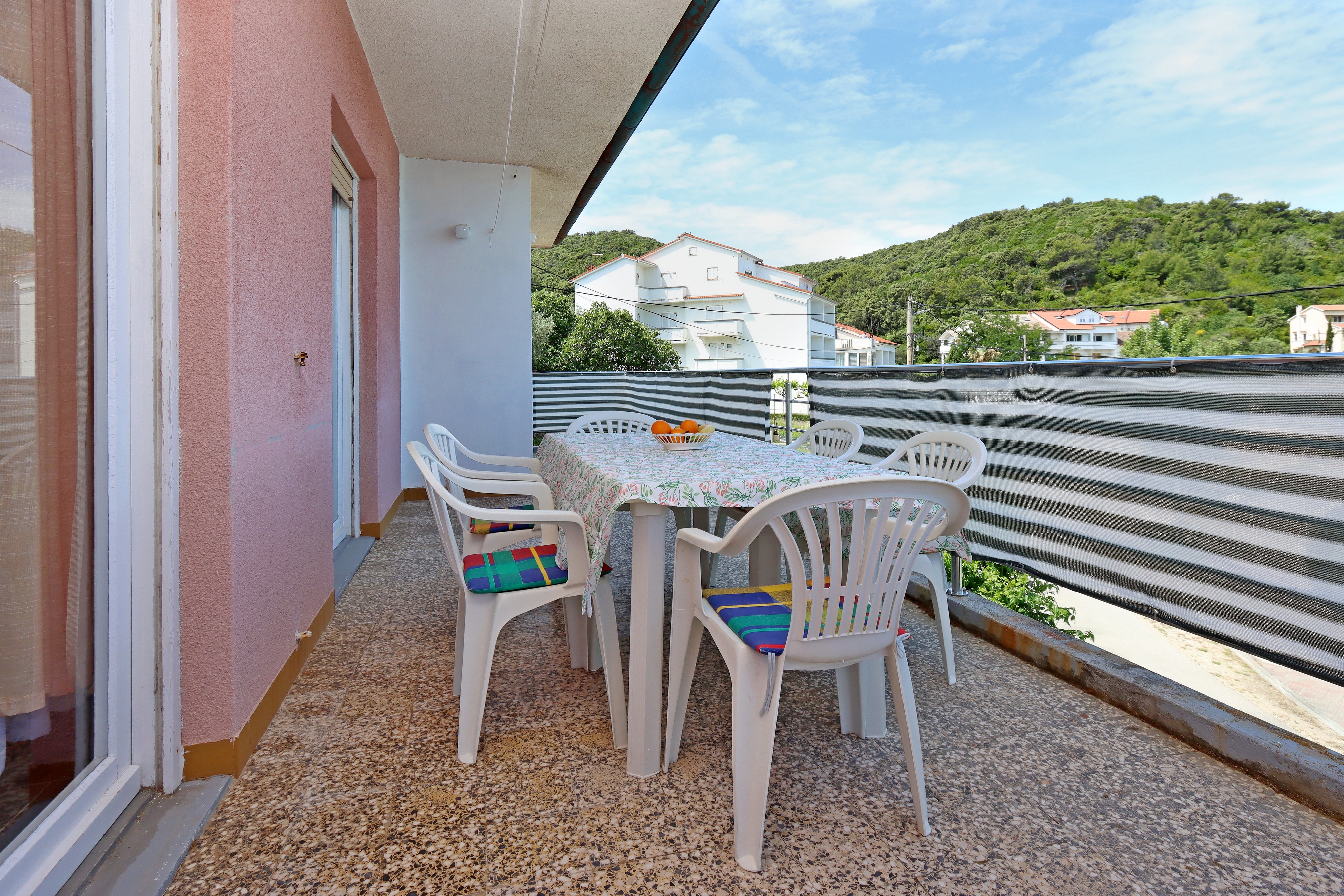 Four bedroom apartment near beach Supetarska Draga - Donja, Rab  A-a