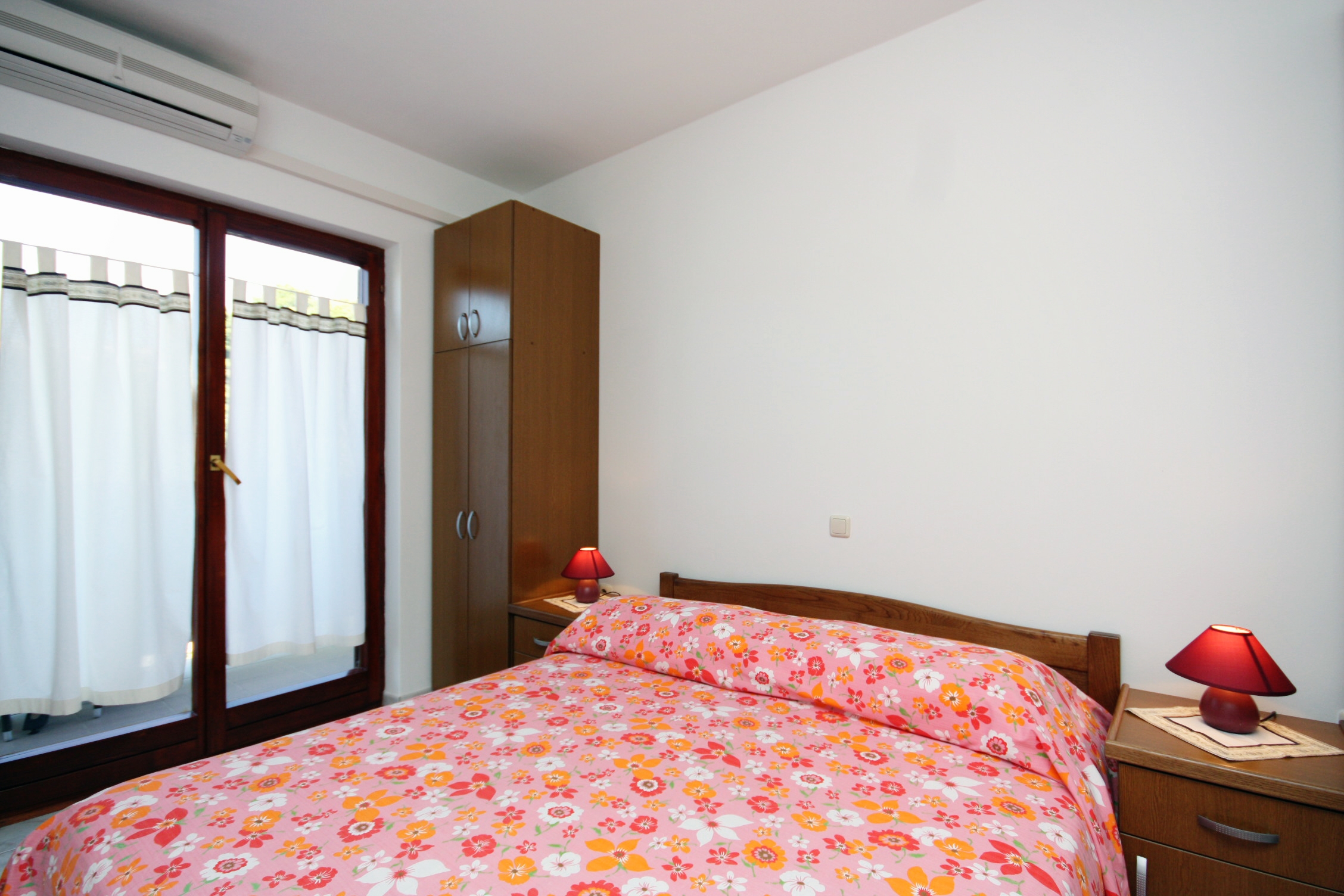 Room with balcony Palit, Rab (S-5044-b)