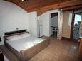 Спальня Suha Punta, Спальня в размещении типа studio-apartment, доступный кондиционер, Домашние животные допускаются и WiFi.