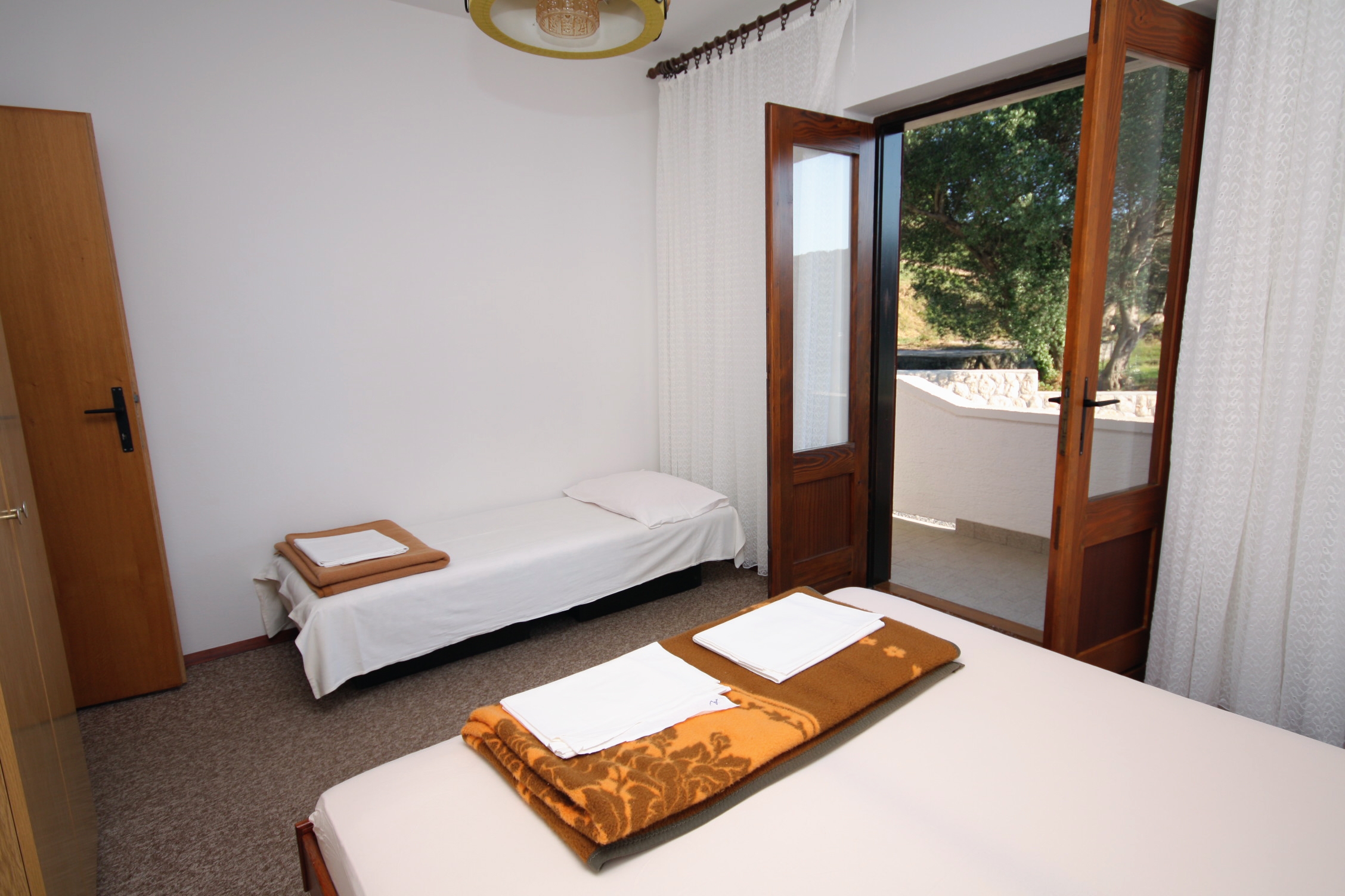 Four bedroom apartment with terrace and sea view Kampor, Rab  A-a