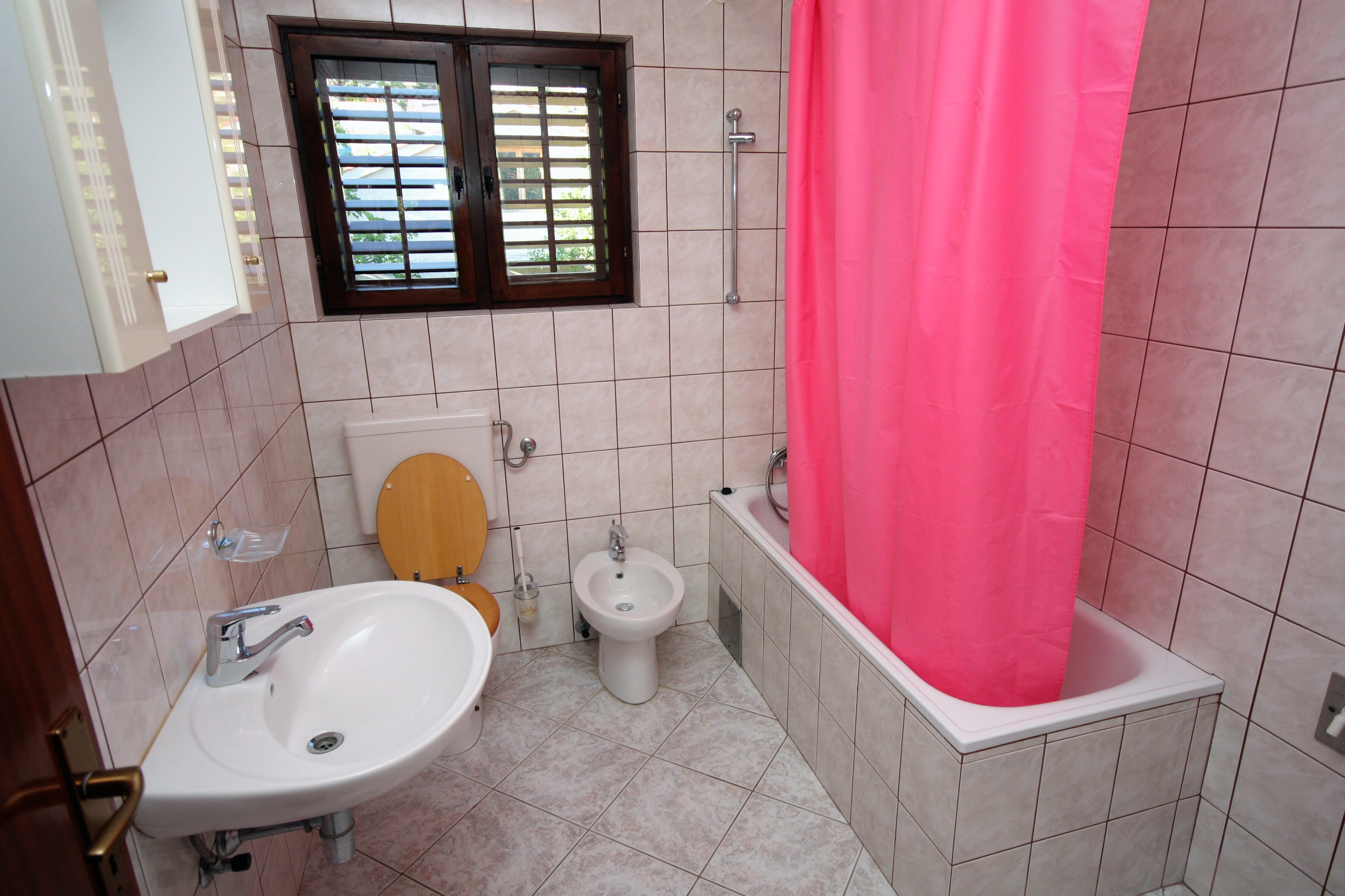 Four bedroom apartment with terrace and sea view Kampor, Rab  A-b