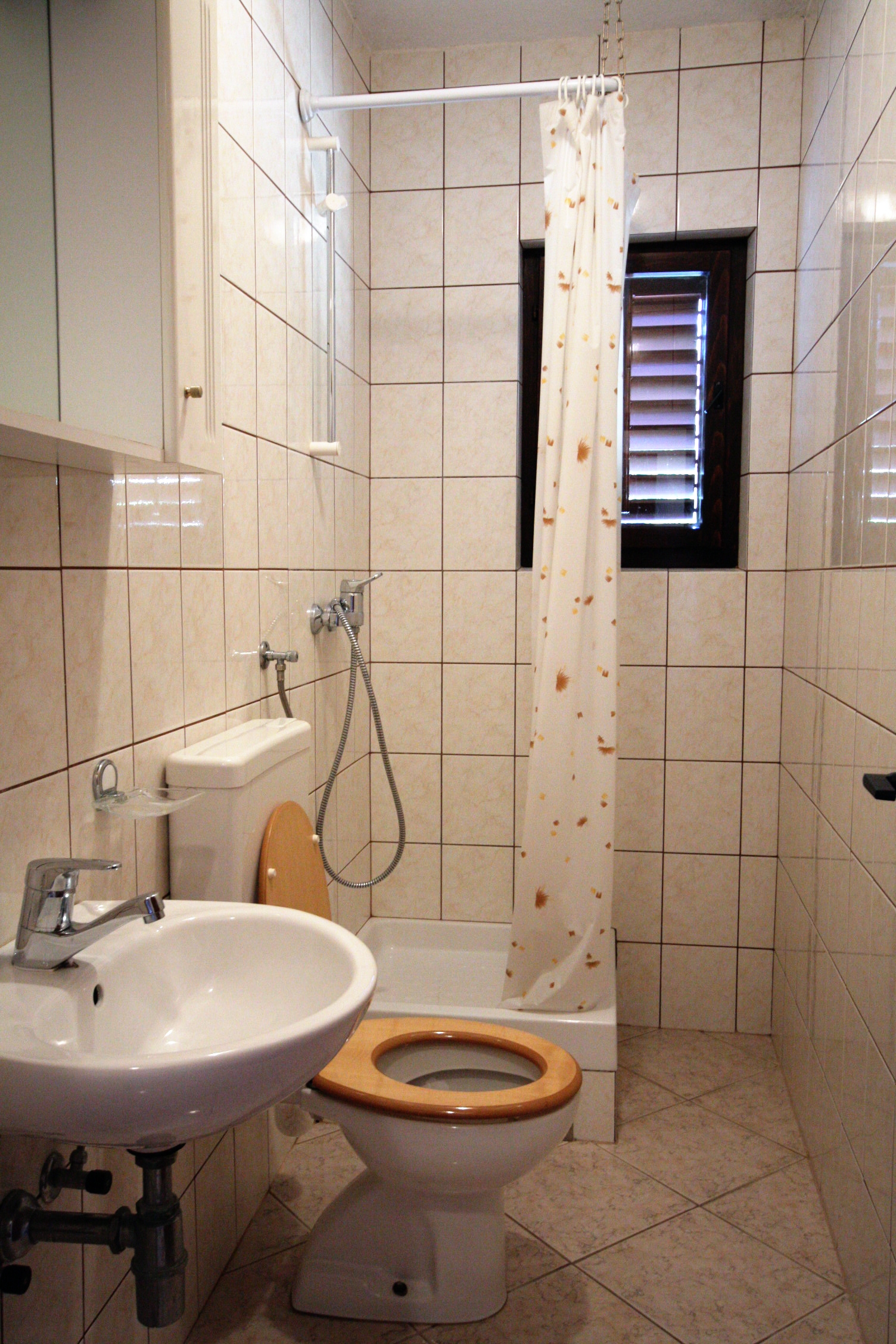 Four bedroom apartment with terrace and sea view Kampor, Rab  A-b