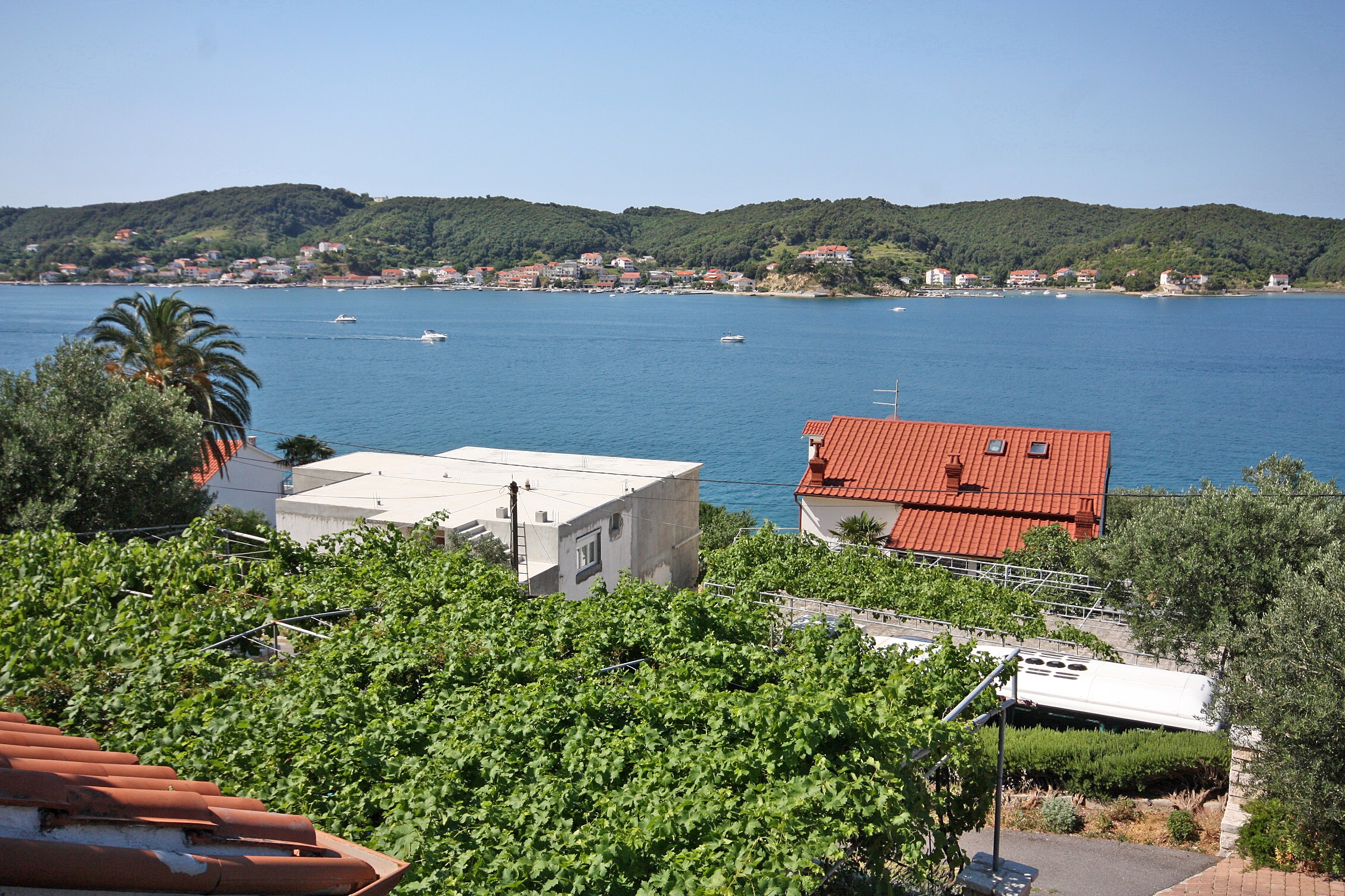 One bedroom apartment with terrace and sea view Supetarska Draga - Gornja, Rab  A-a