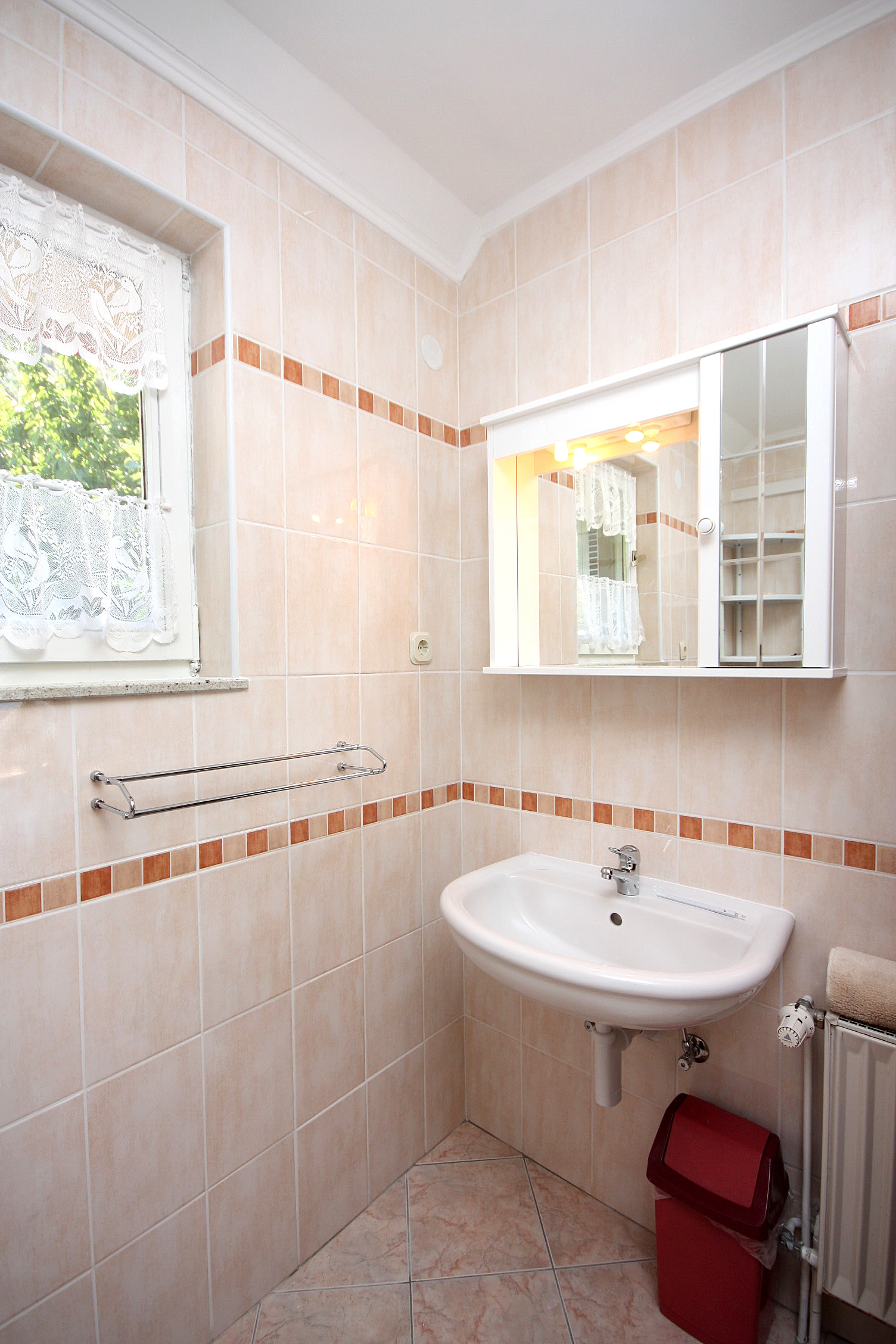 One bedroom apartment with terrace and sea view Supetarska Draga - Gornja, Rab  A-b
