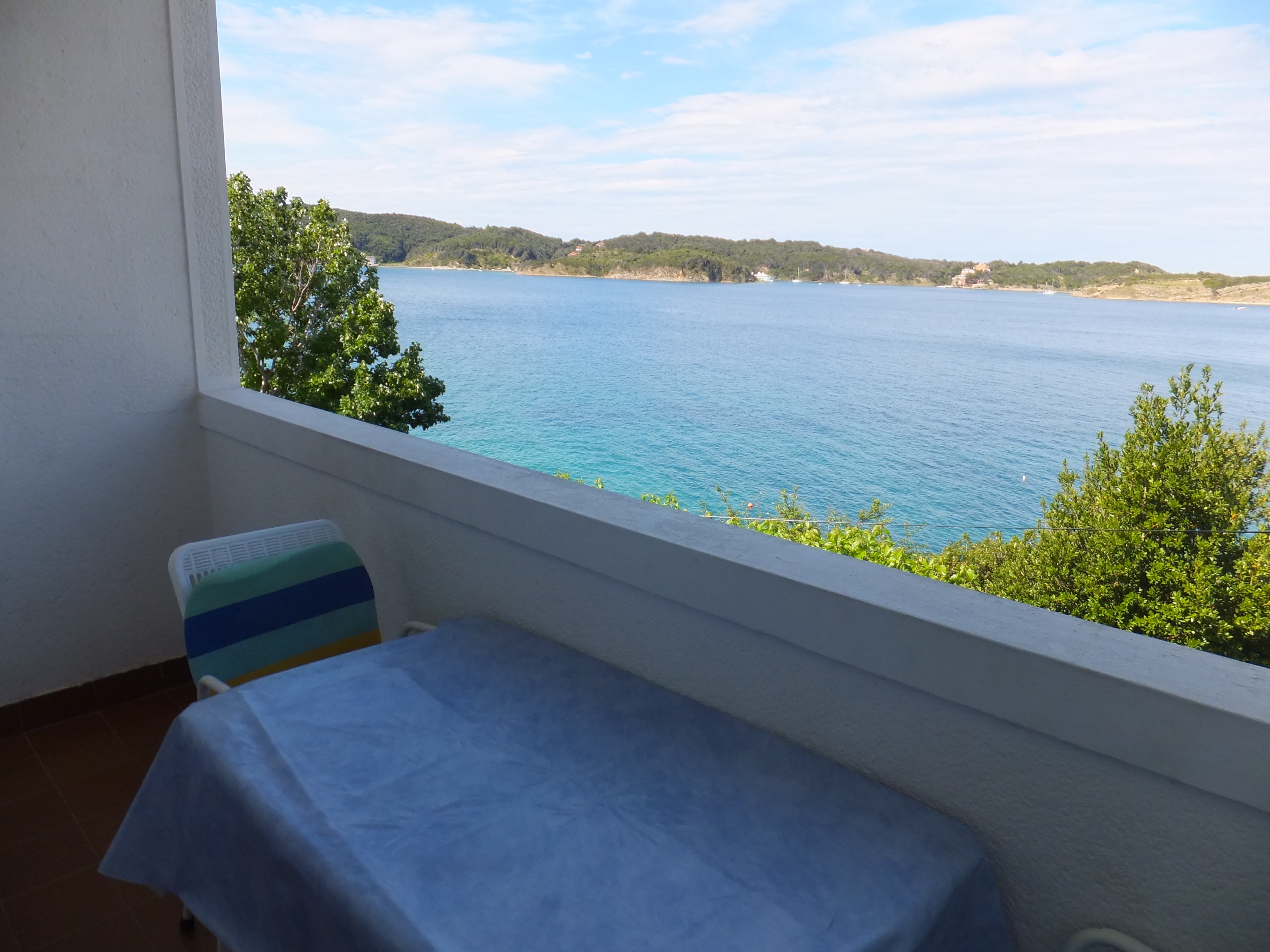 One bedroom apartment near beach Supetarska Draga - Gornja, Rab  A-e