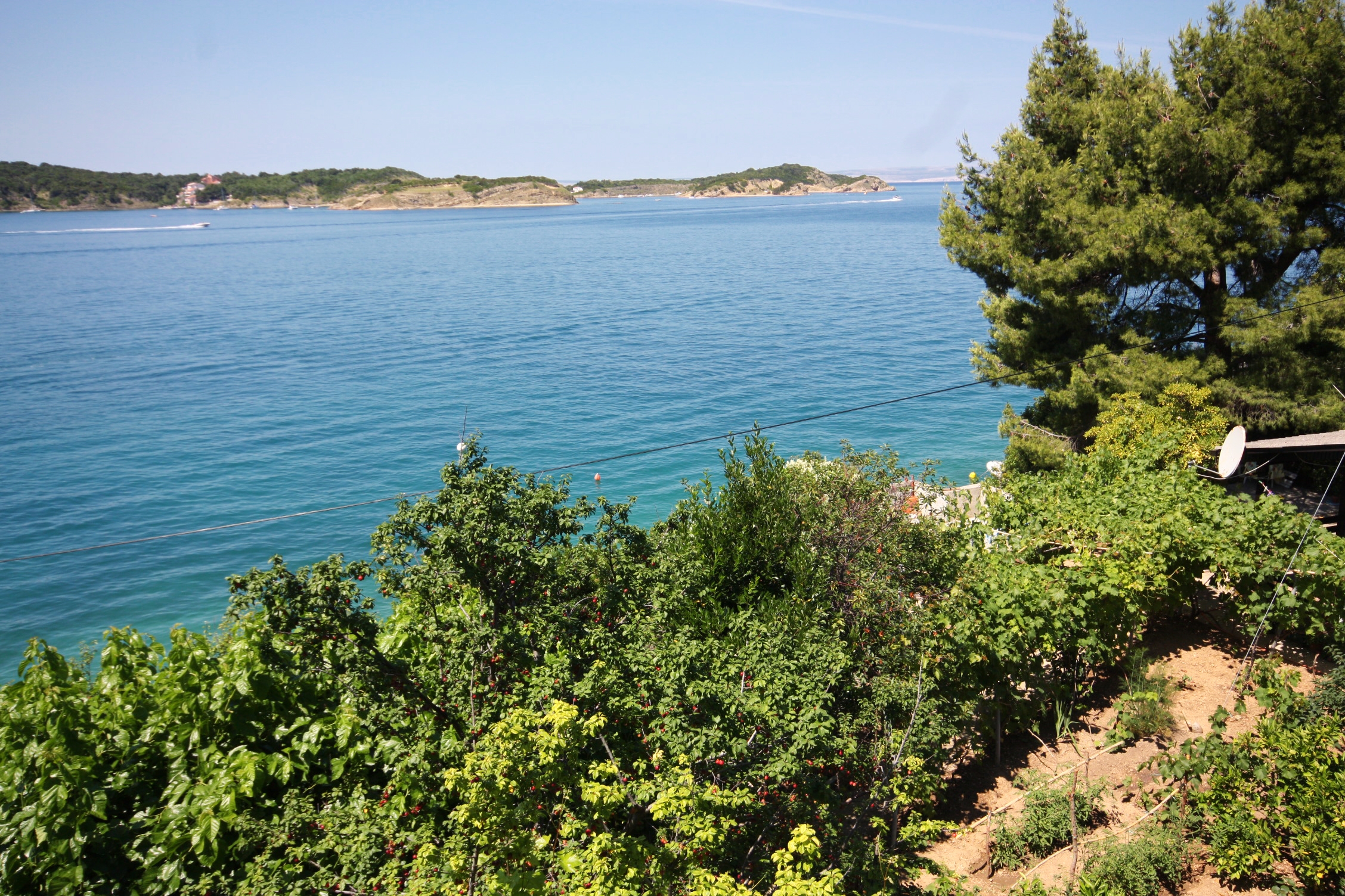 One bedroom apartment near beach Supetarska Draga - Gornja, Rab  A-e
