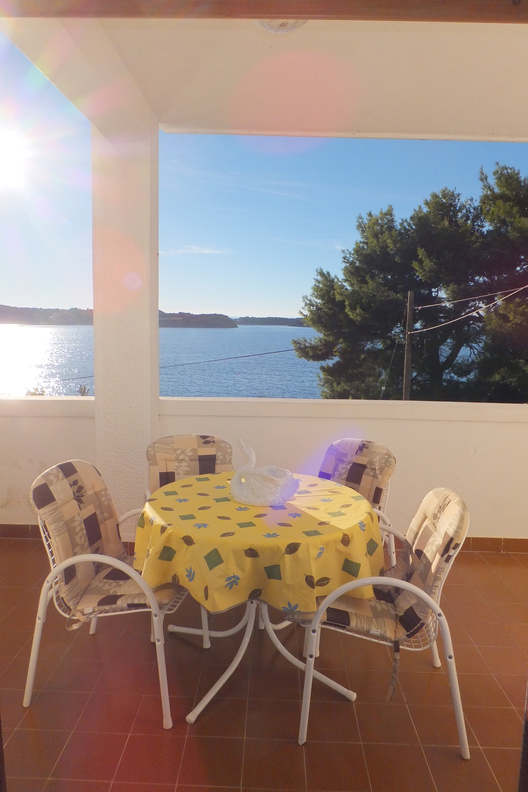 One bedroom apartment near beach Supetarska Draga - Gornja, Rab  A-f