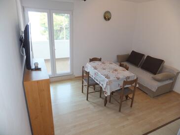 Supetarska Draga - Gornja, Eetkamer in the apartment, air condition available en WiFi.