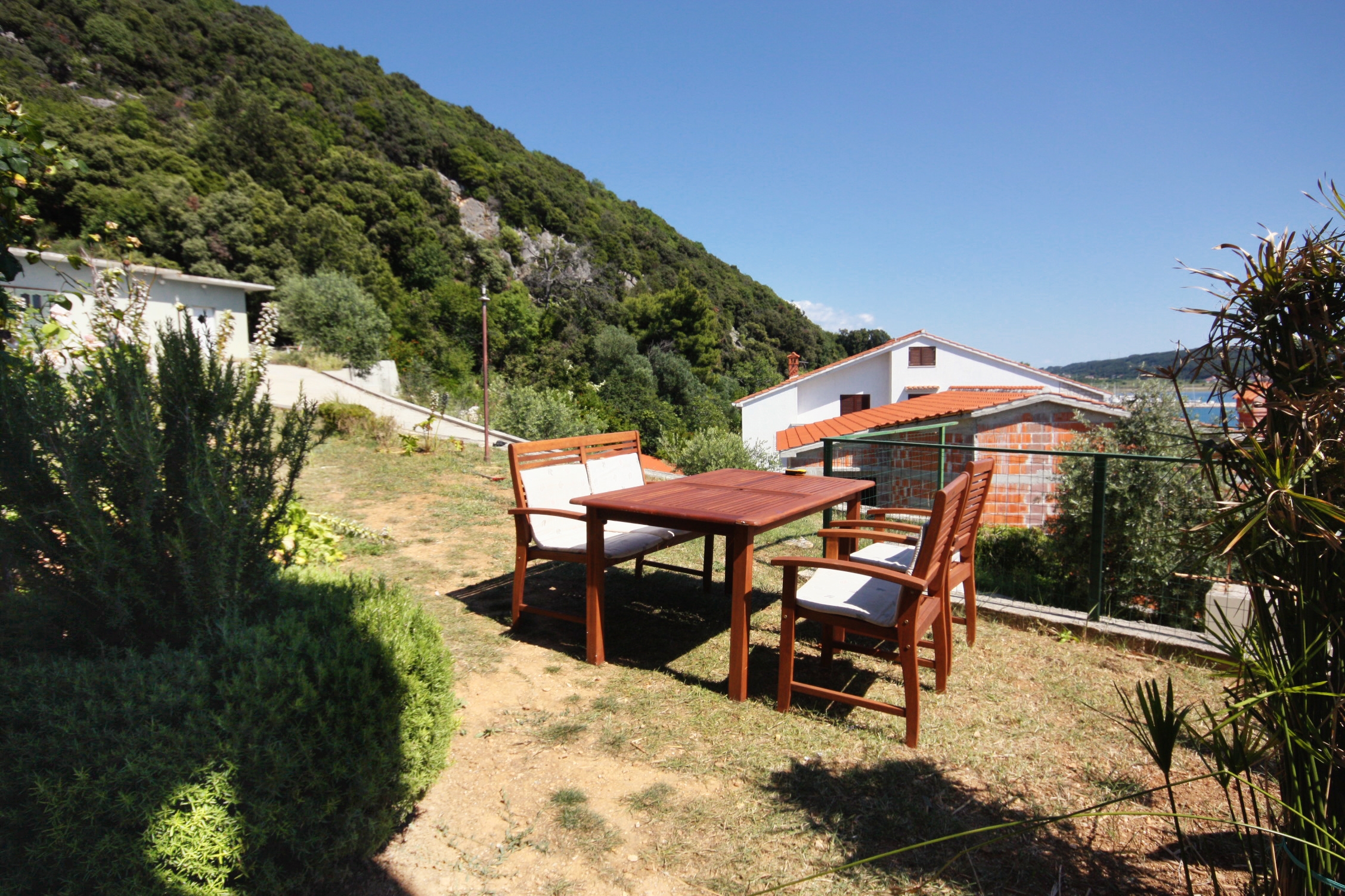 One bedroom apartment with terrace and sea view Supetarska Draga - Gornja, Rab  A-a