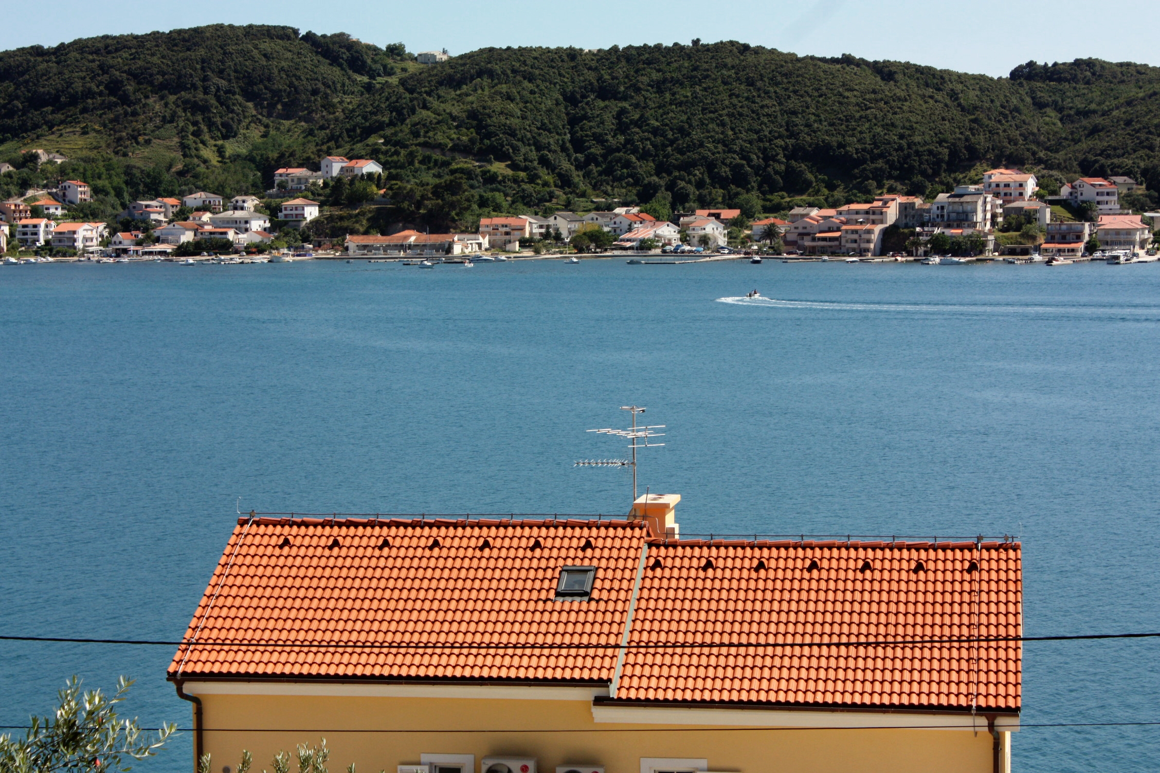 One bedroom apartment with terrace and sea view Supetarska Draga - Gornja, Rab  A-a