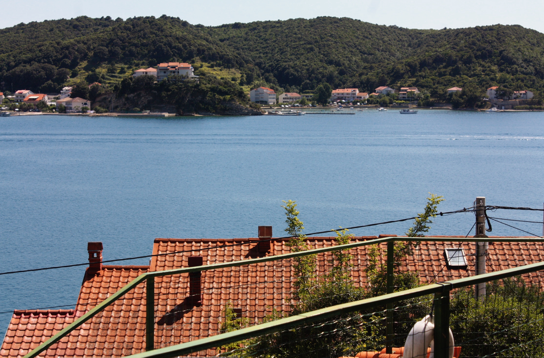 One bedroom apartment with terrace and sea view Supetarska Draga - Gornja, Rab  A-a