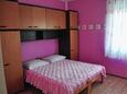 Spavaća soba 1 Supetarska Draga - Gornja, Spavaća soba 1 u smještaju tipa apartment, kućni ljubimci dozvoljeni i WiFi.