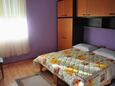 Spavaća soba 2 Supetarska Draga - Gornja, Spavaća soba 2 u smještaju tipa apartment, kućni ljubimci dozvoljeni i WiFi.