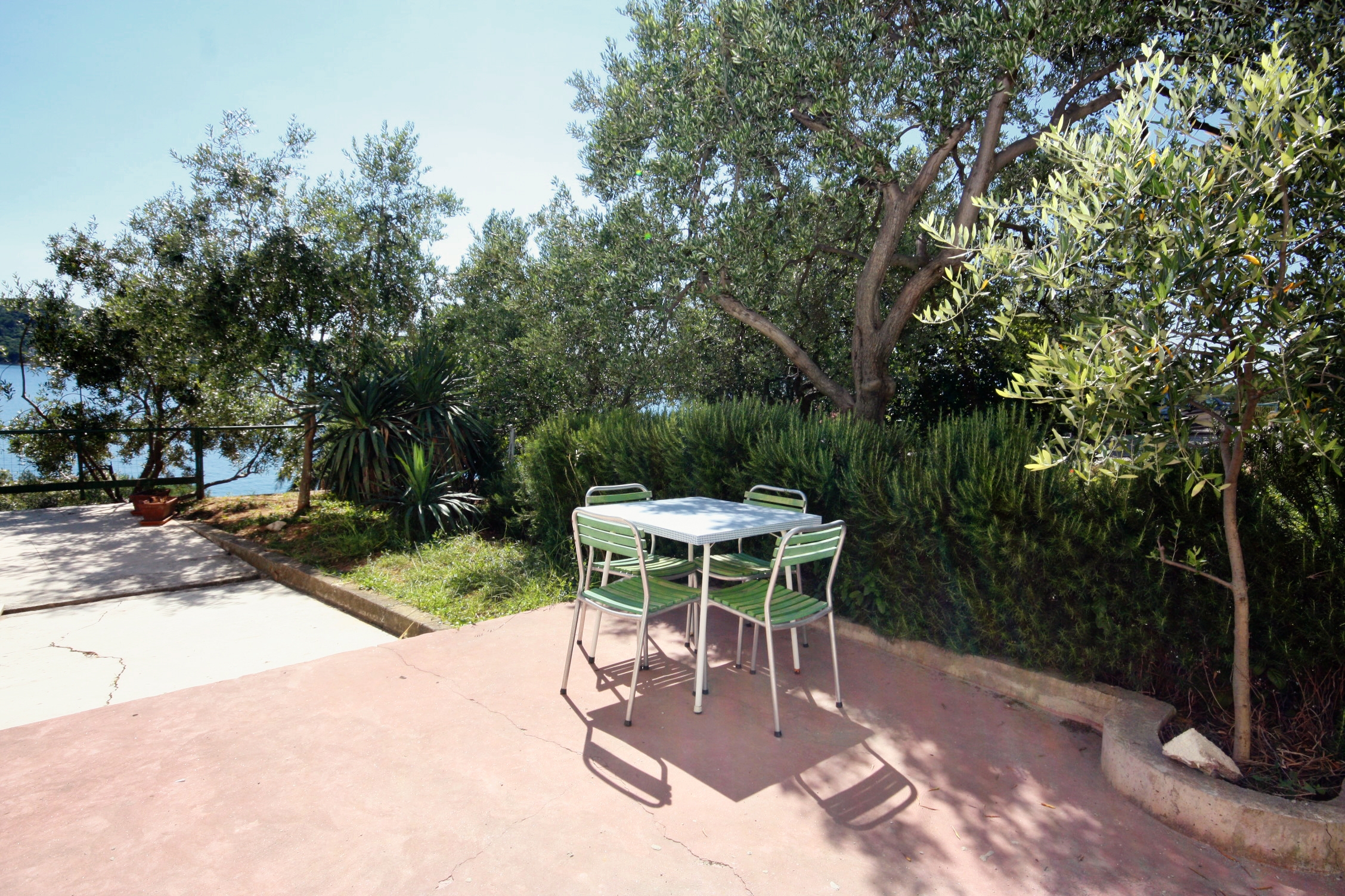 Studio flat with terrace and sea view Supetarska Draga - Gornja, Rab (AS-5055-a) Studio flat with terrace and sea view Supetarska Draga - Gornja, Rab (AS-5055-a)