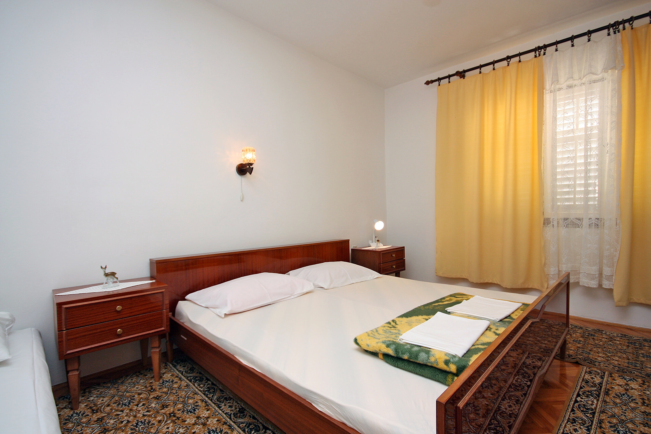Two bedroom apartment with terrace and sea view Kampor, Rab  A-a