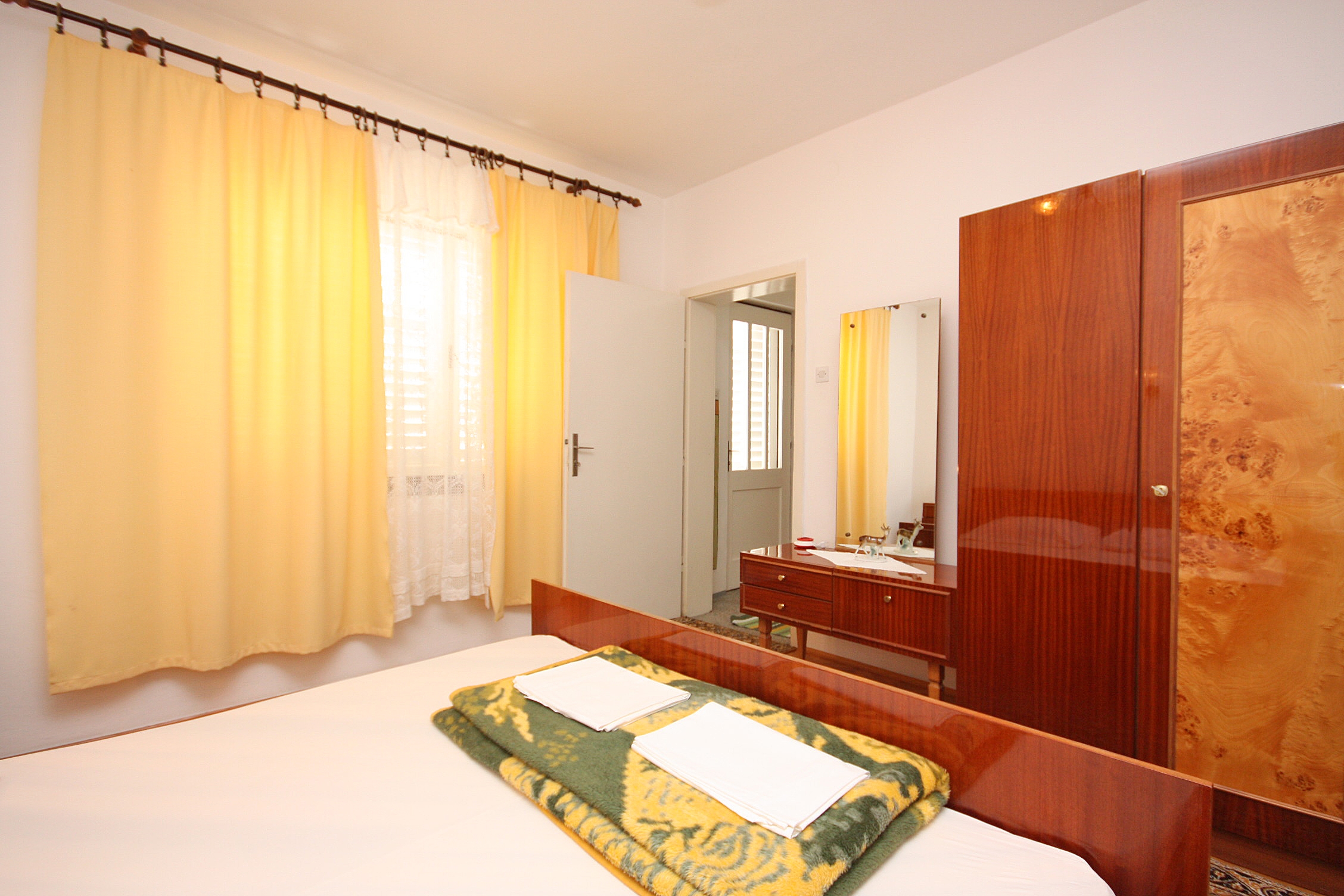 Two bedroom apartment with terrace and sea view Kampor, Rab  A-a