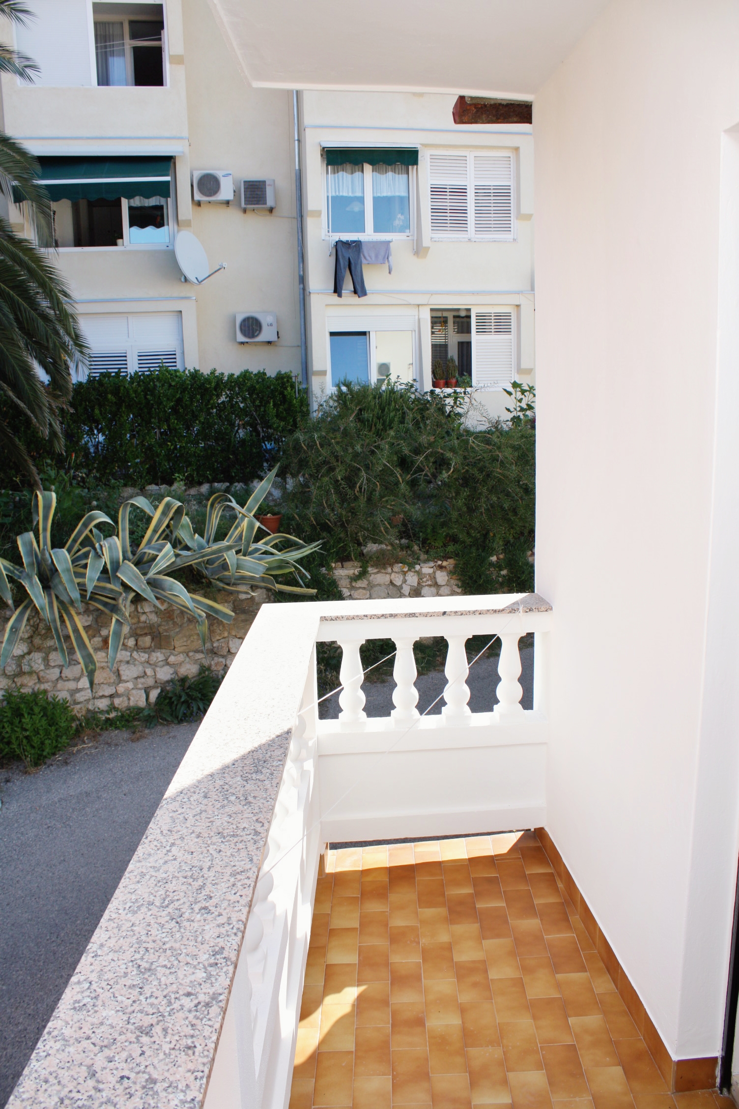 Two bedroom apartment with terrace Palit, Rab  A-a