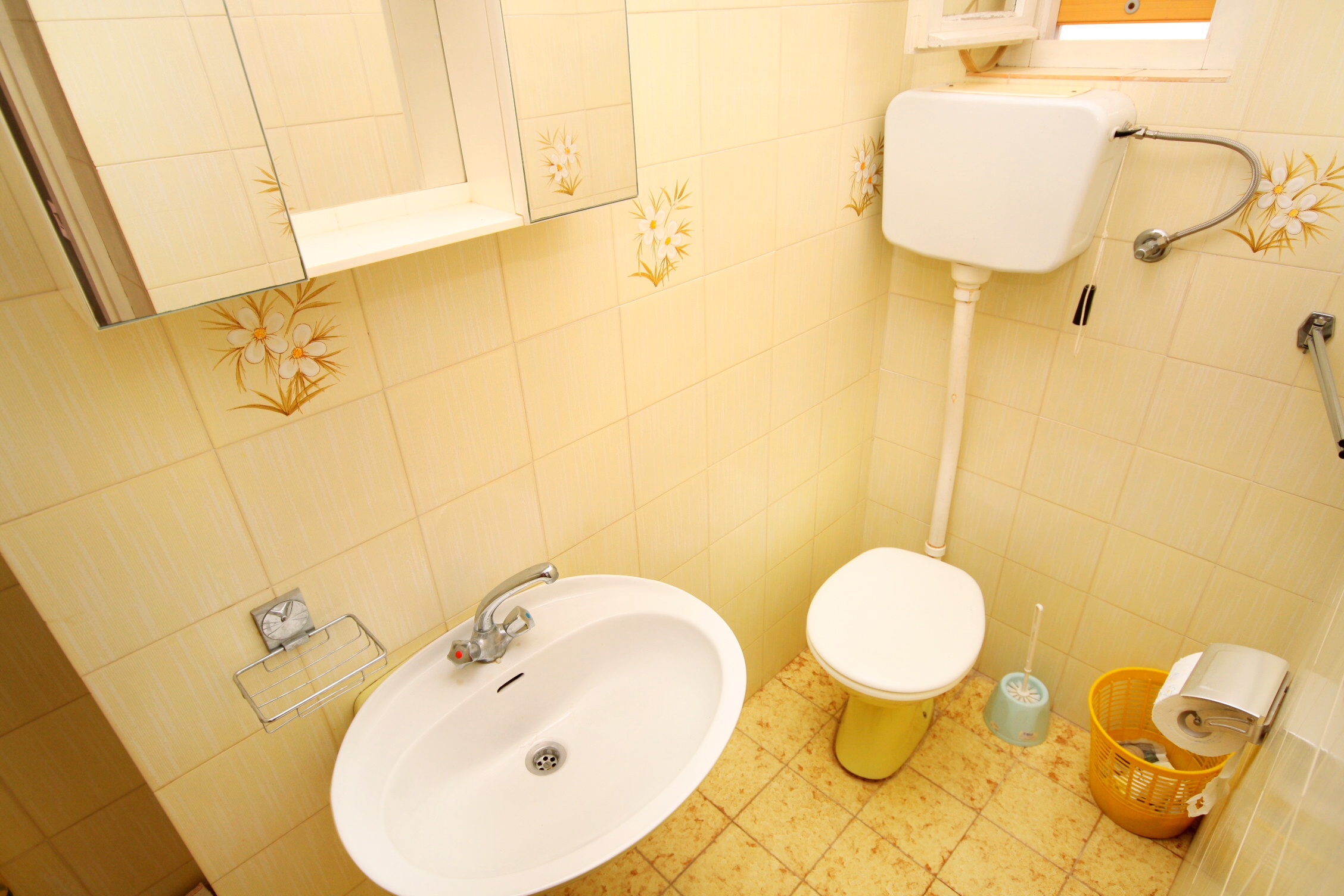 Two bedroom apartment with terrace Palit, Rab  A-a