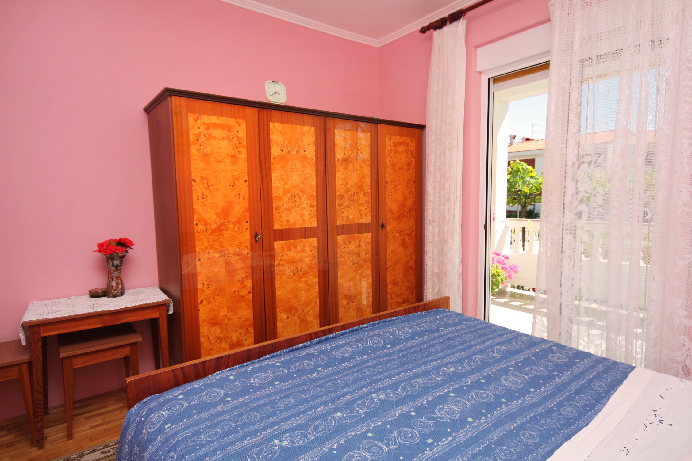 Room with terrace Palit, Rab (S-5061-a)