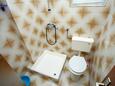 Bathroom 2 Jezera, Bathroom 2 in the apartment, (pet friendly) and WiFi.