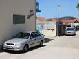 Parking lot Jezera, Murter, Parking lot 5063 - Apartments near sea with pebble beach.