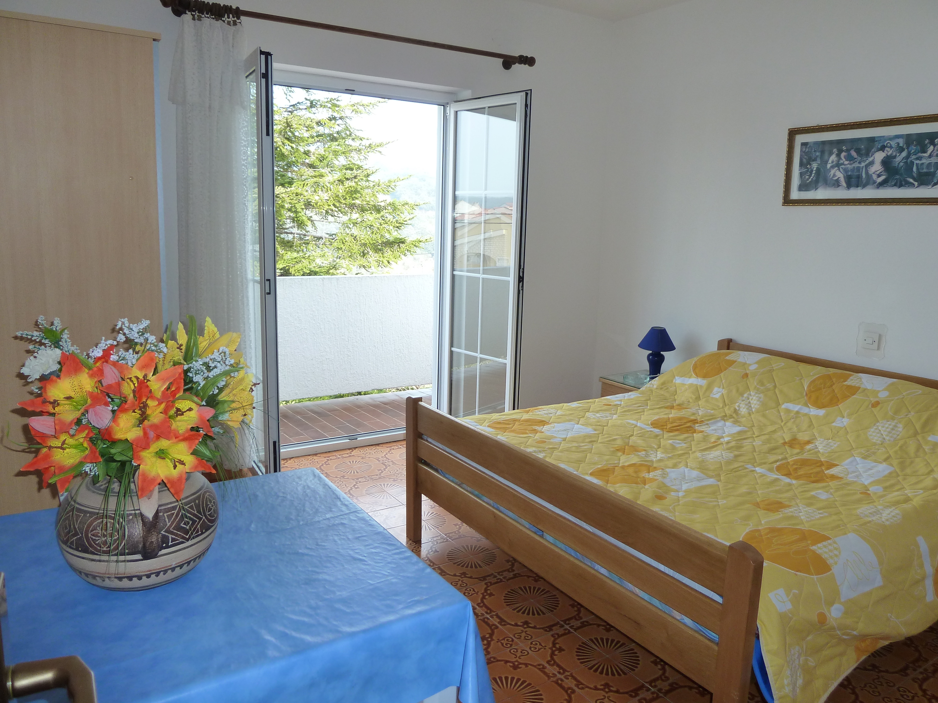 Room with balcony and sea view Kampor, Rab (S-5064-c) Room with balcony and sea view Kampor, Rab (S-5064-c)