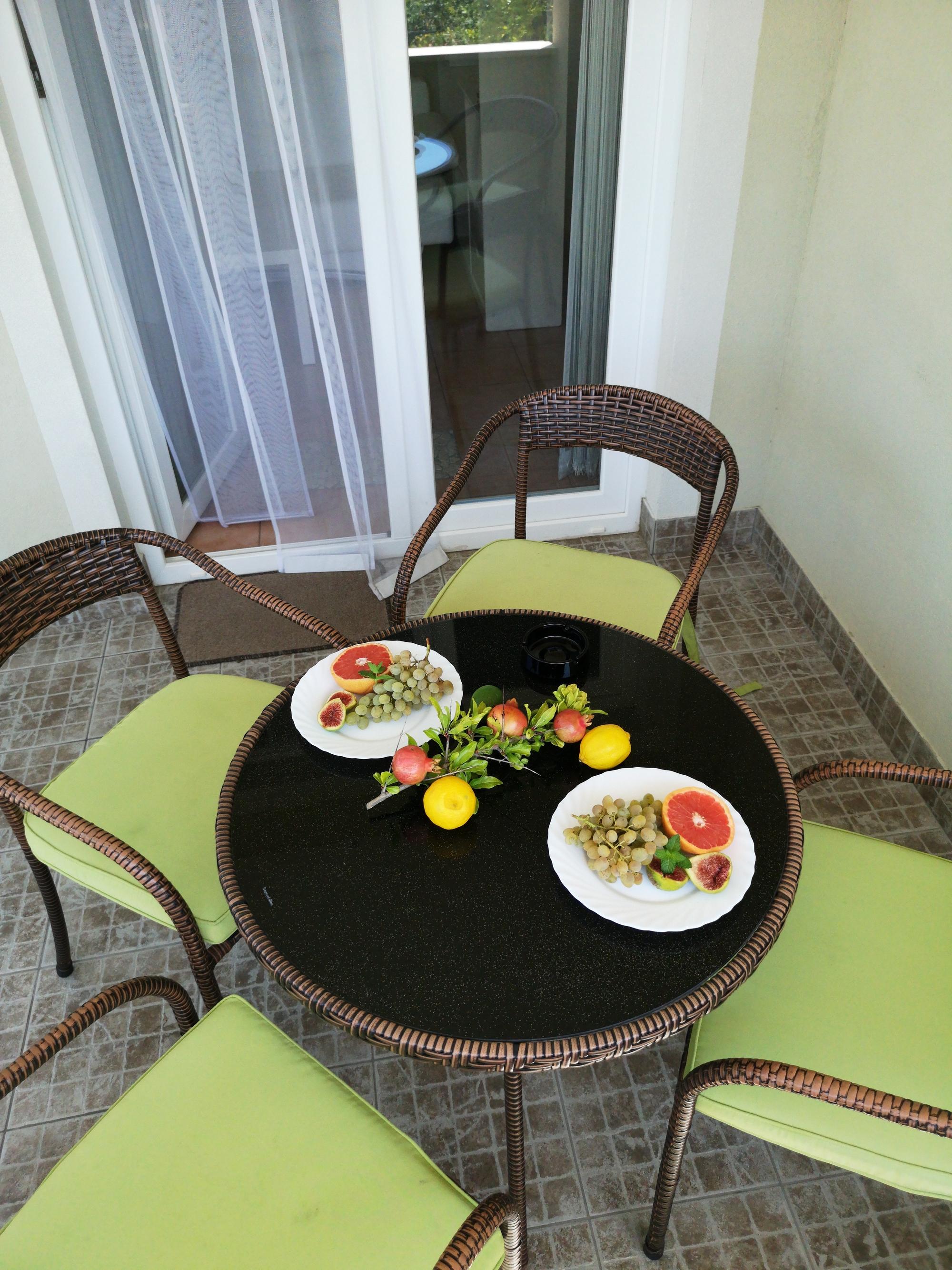 One bedroom apartment with terrace Banjol, Rab  A-a