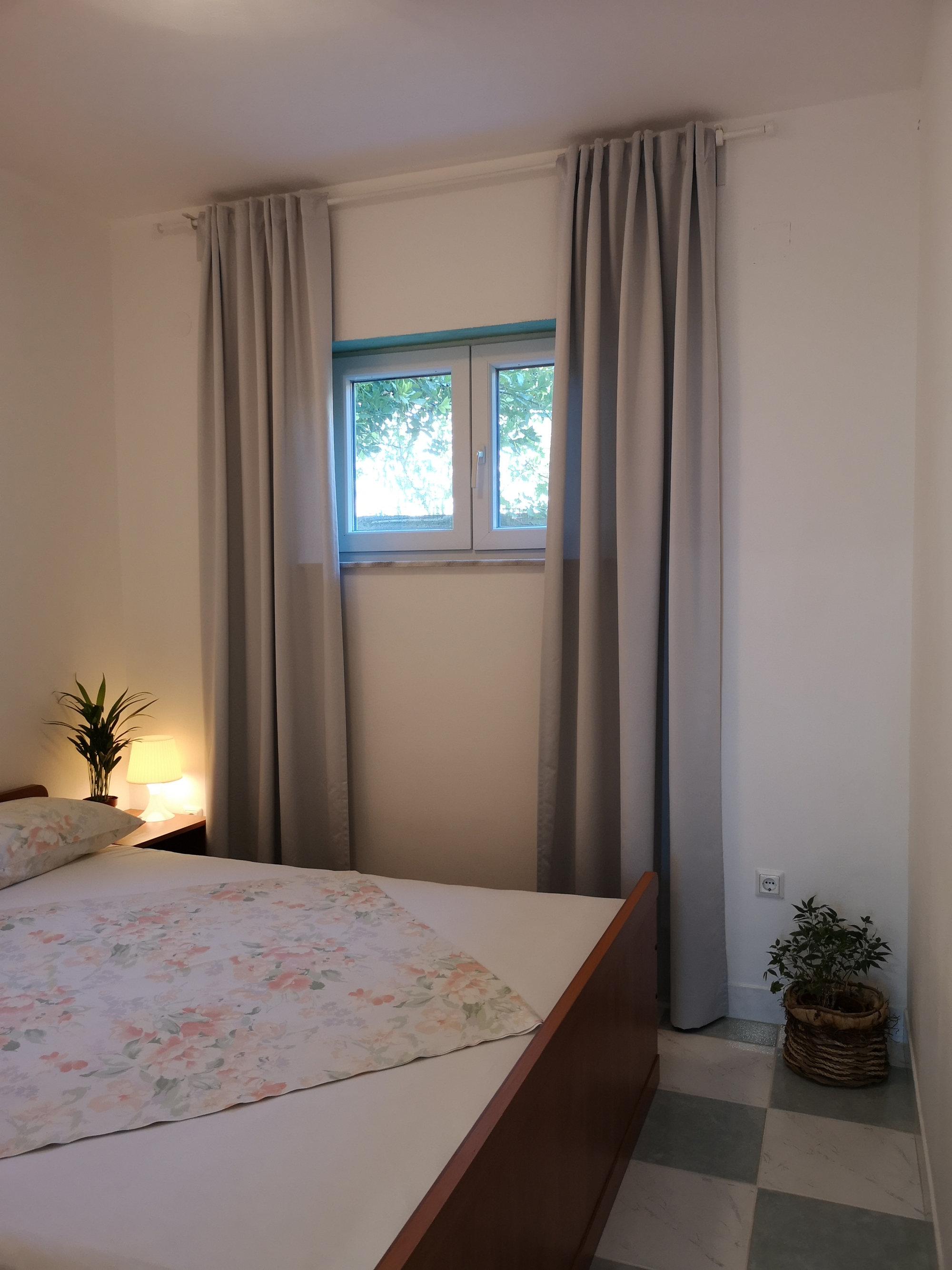 One bedroom apartment with terrace Banjol, Rab  A-b