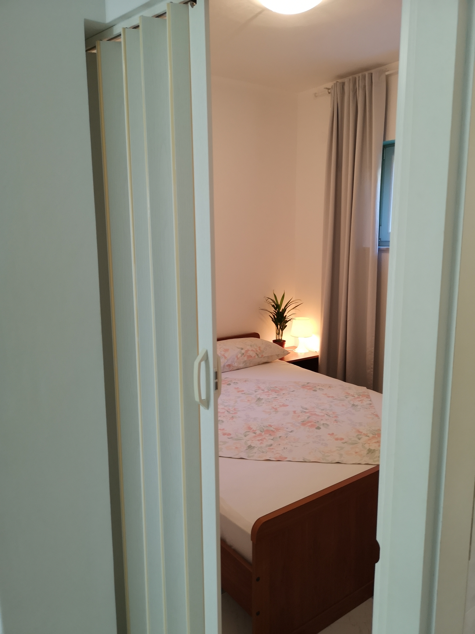 One bedroom apartment with terrace Banjol, Rab  A-b