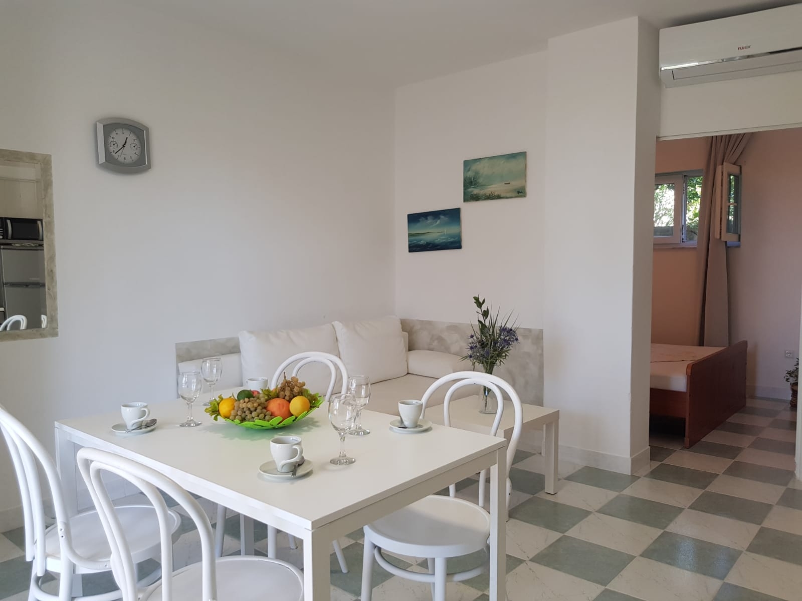 One bedroom apartment with terrace Banjol, Rab  A-b