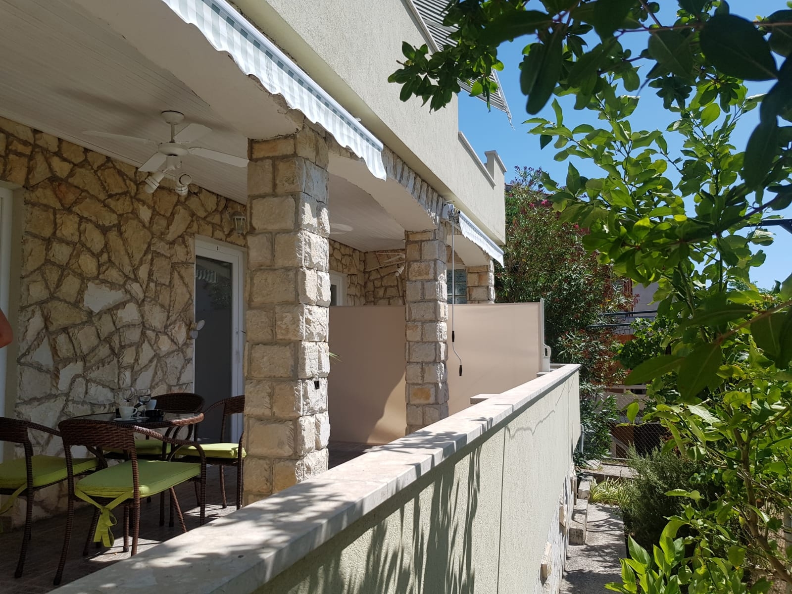 One bedroom apartment with terrace Banjol, Rab  A-b