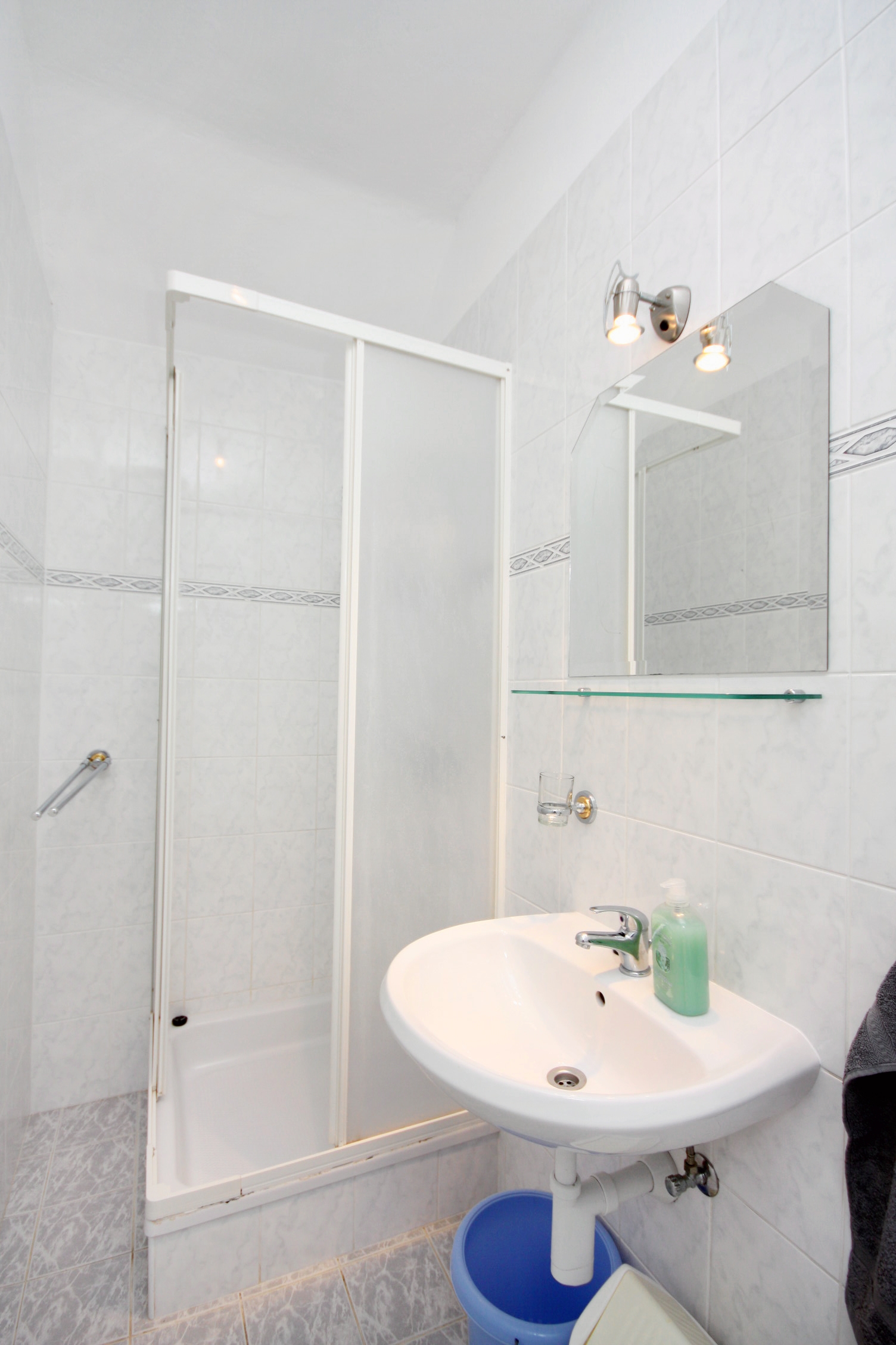 Studio flat with terrace Banjol, Rab  AS-a