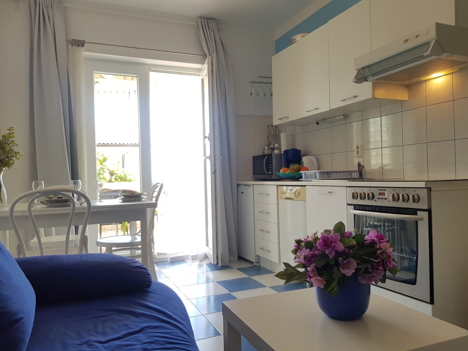 Studio flat with terrace Banjol, Rab  AS-a