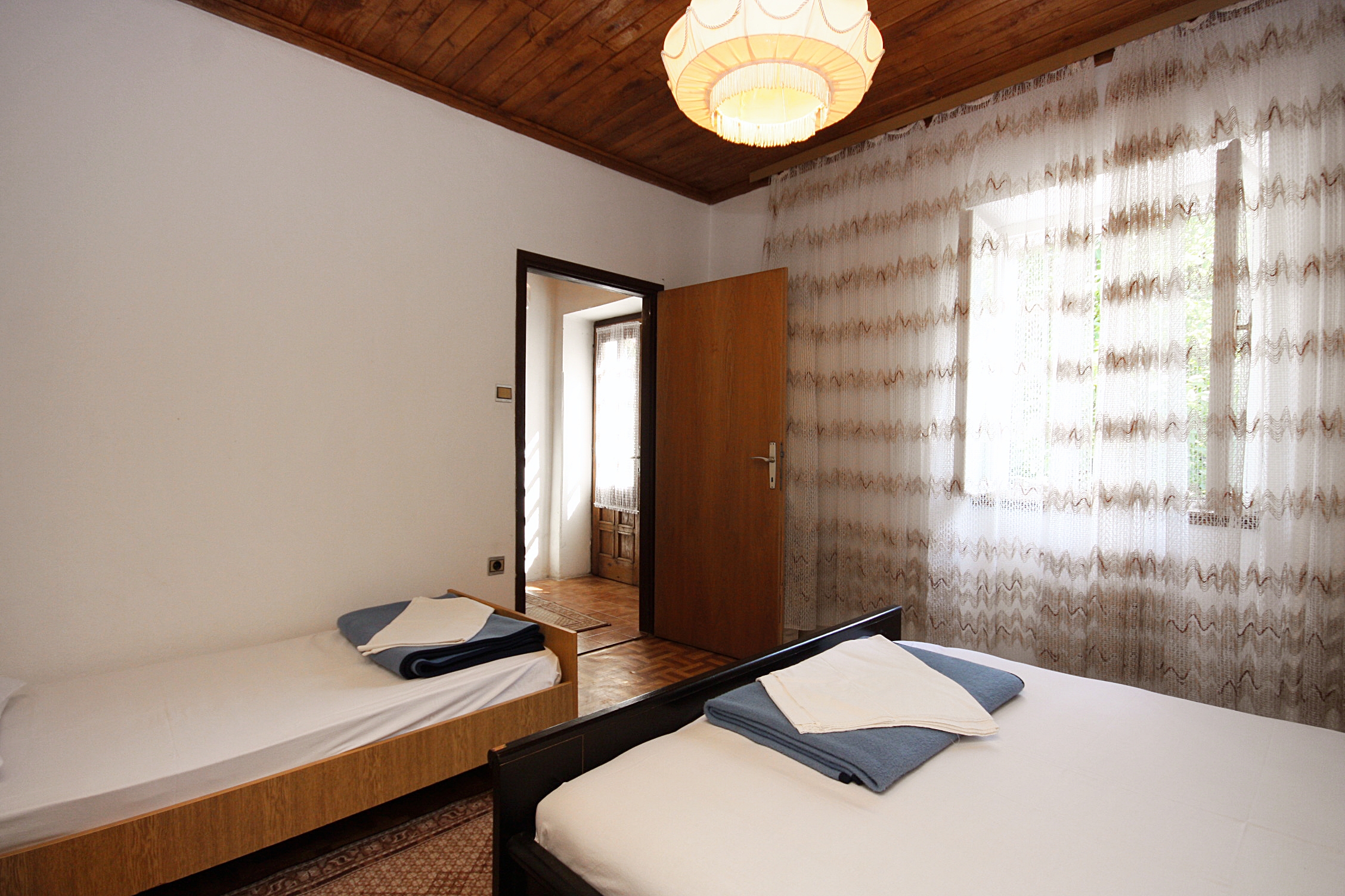 One bedroom apartment with terrace Mundanije, Rab  A-a
