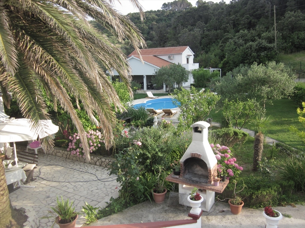 Two bedroom apartment with terrace Mundanije, Rab  A-c