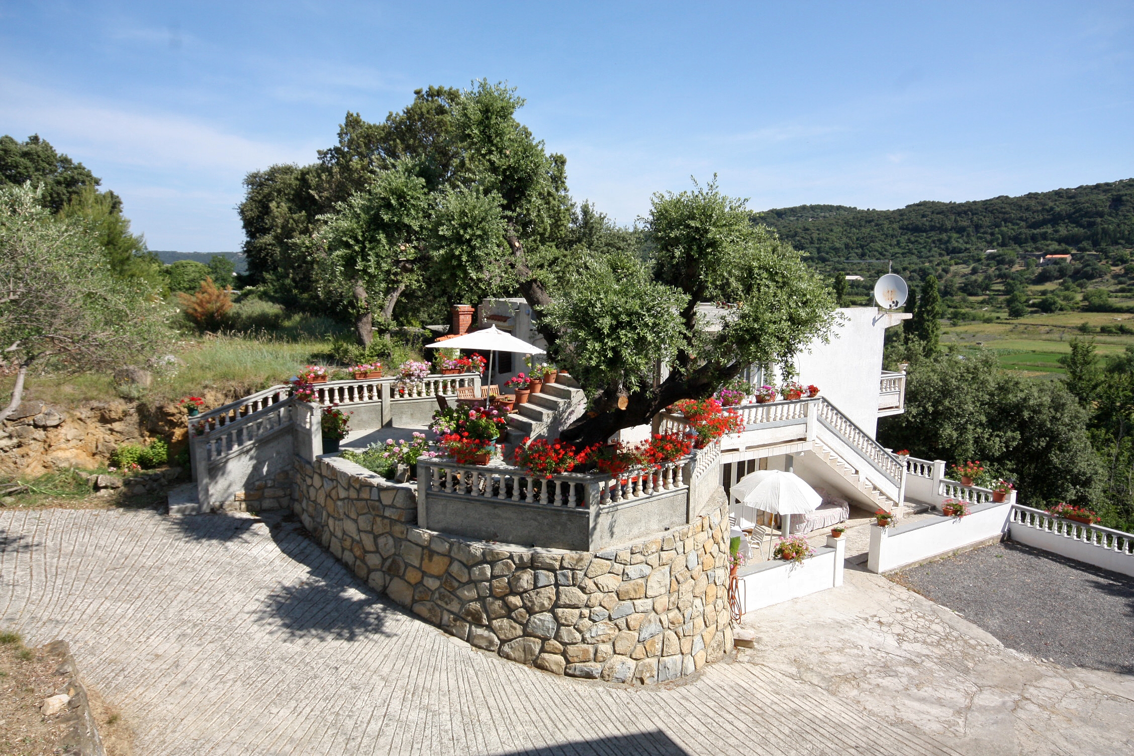 Two bedroom apartment with terrace Mundanije, Rab  A-c